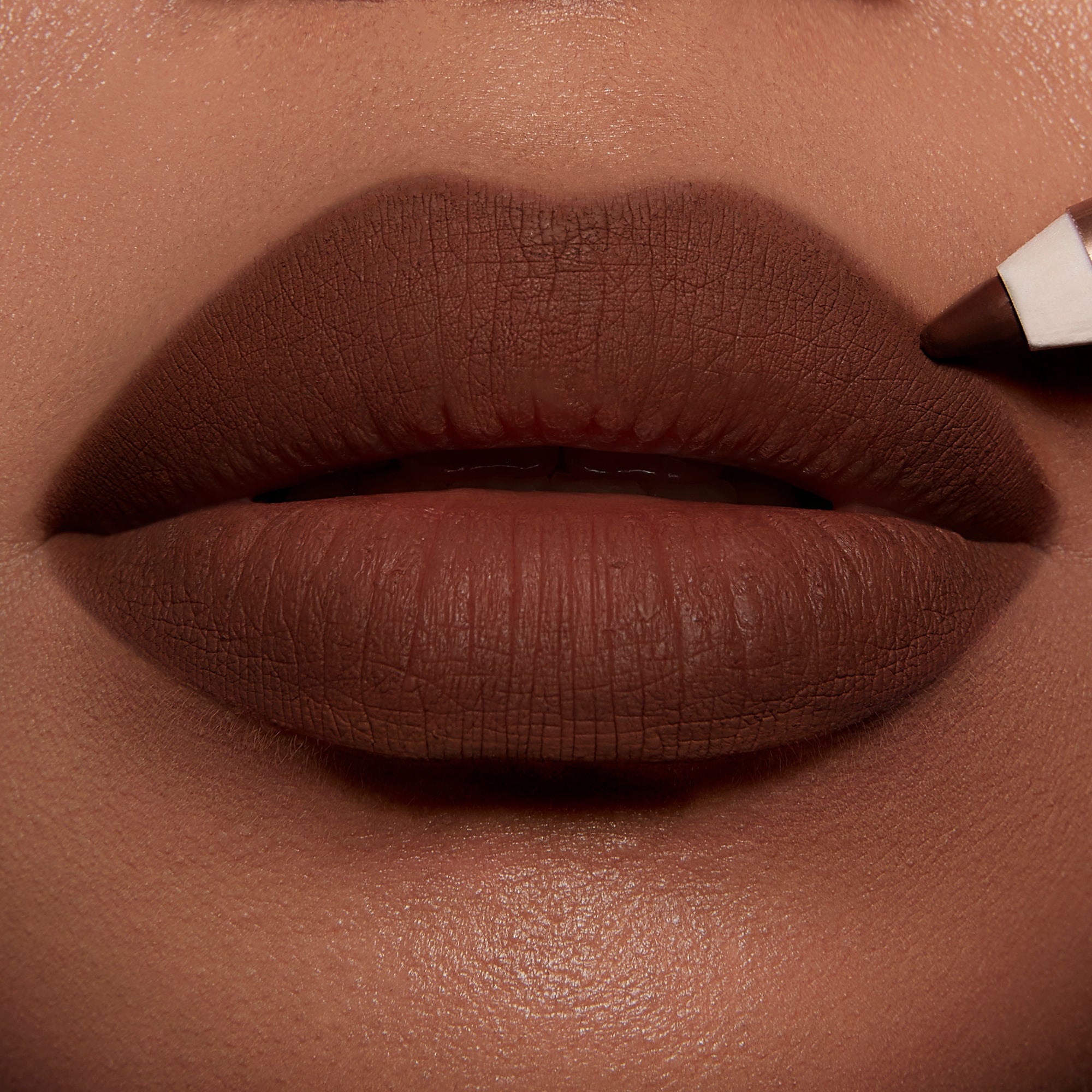 Charlotte Tilbury Lip Cheat Lip Liner - Long-Lasting, Waterproof Lip Pencil for Precise Definition & Fuller Lips | Perfect for Everyday Wear, Date Night & Special Occasions