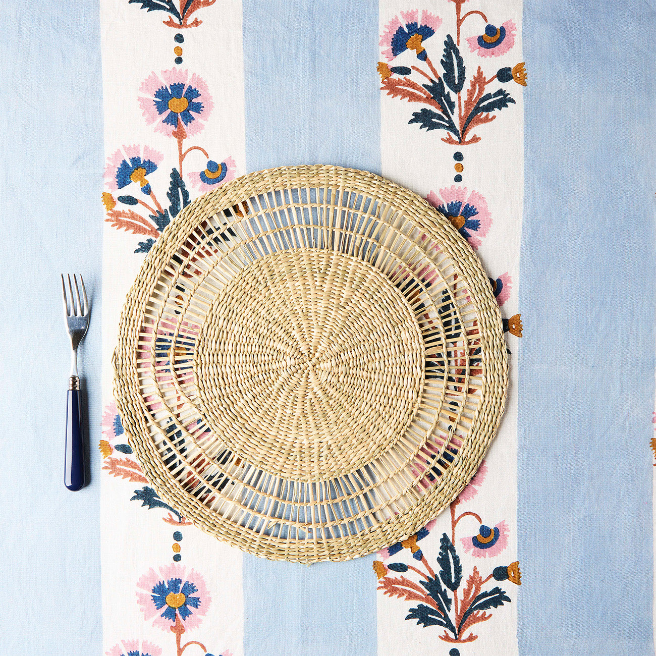 Natural Seagrass Round Placemats Set of 4 - Eco-Friendly Table Mats for Dining, Kitchen, or Outdoor Picnic Use