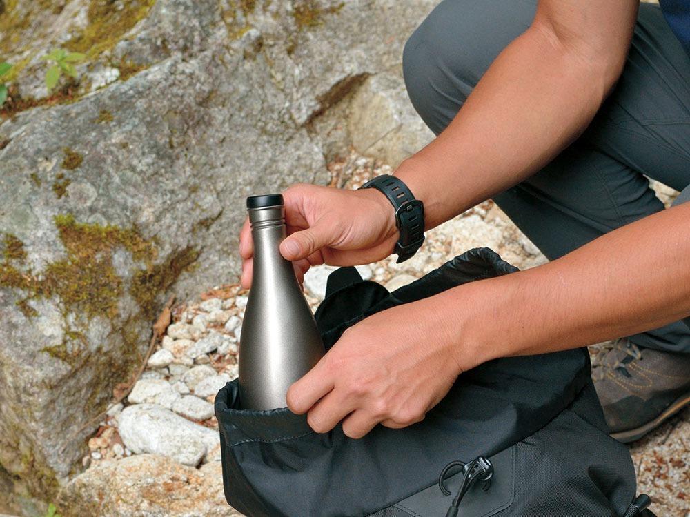 Premium Titanium Sake Bottle - Japanese Style Sake Flask with Leak-Proof Lid - Perfect for Sake Serving, Gift Giving & Outdoor Adventures