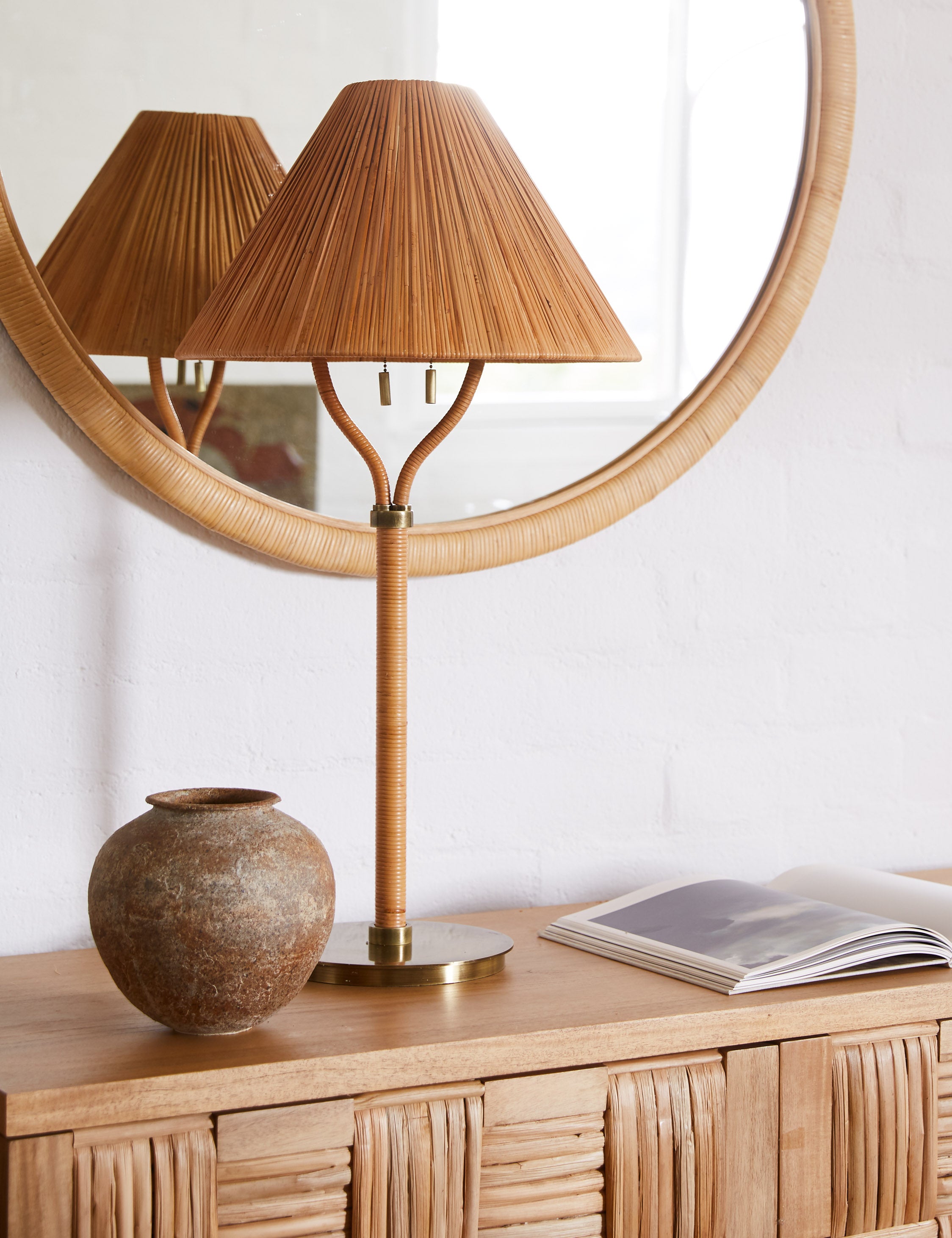 Besson Modern Table Lamp - Stylish LED Desk Light for Bedroom, Living Room & Office - Perfect for Reading, Working & Decor