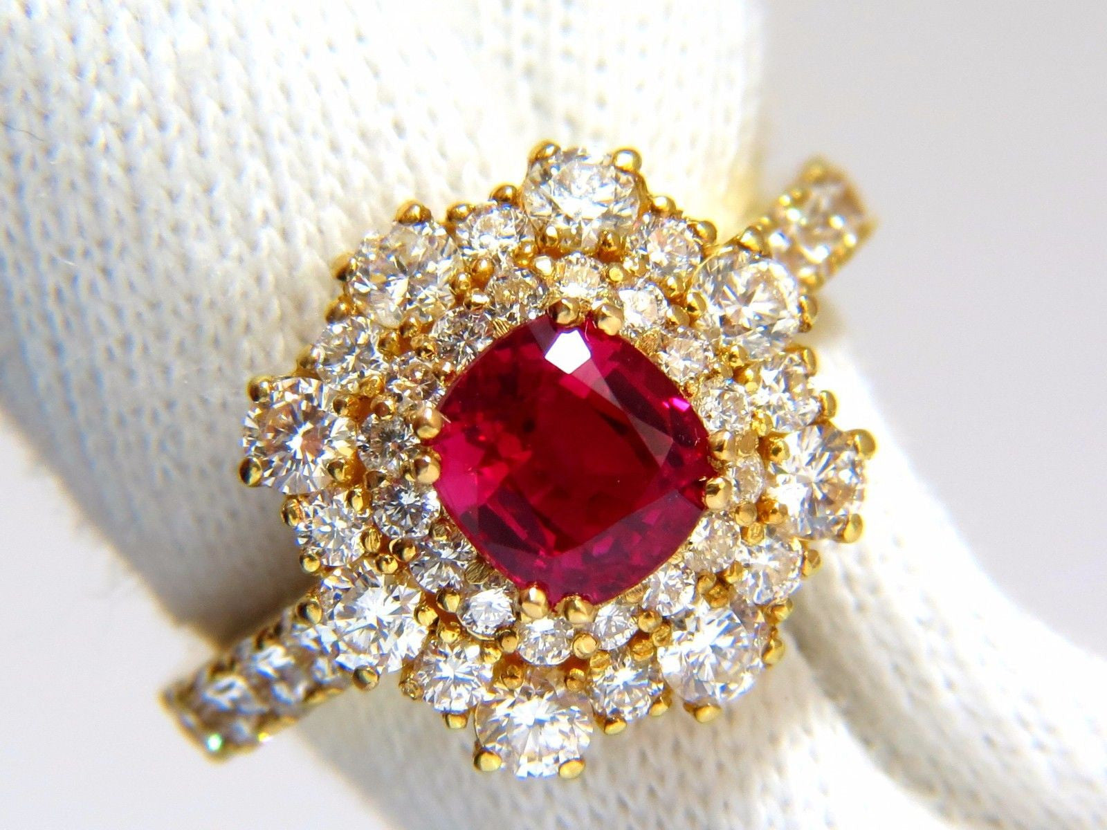 GIA Certified 3.24 Carat Natural Red Ruby Diamond Ring in 18K Gold - Elegant Cocktail Ring for Women, Perfect for Evening Parties, Weddings & Special Occasions
