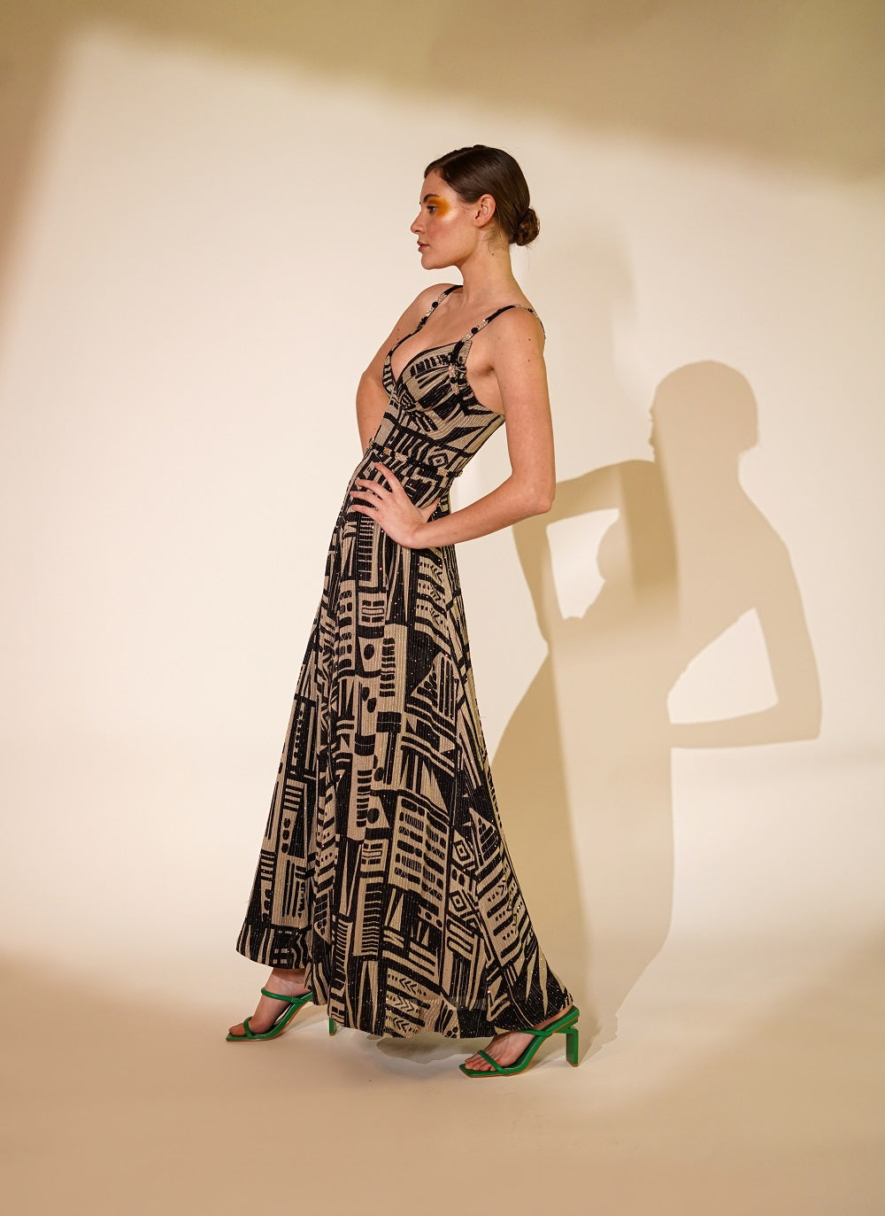 Elegant White Abstract Print Dress for Women - Perfect for Casual Outings, Parties & Summer Vacations