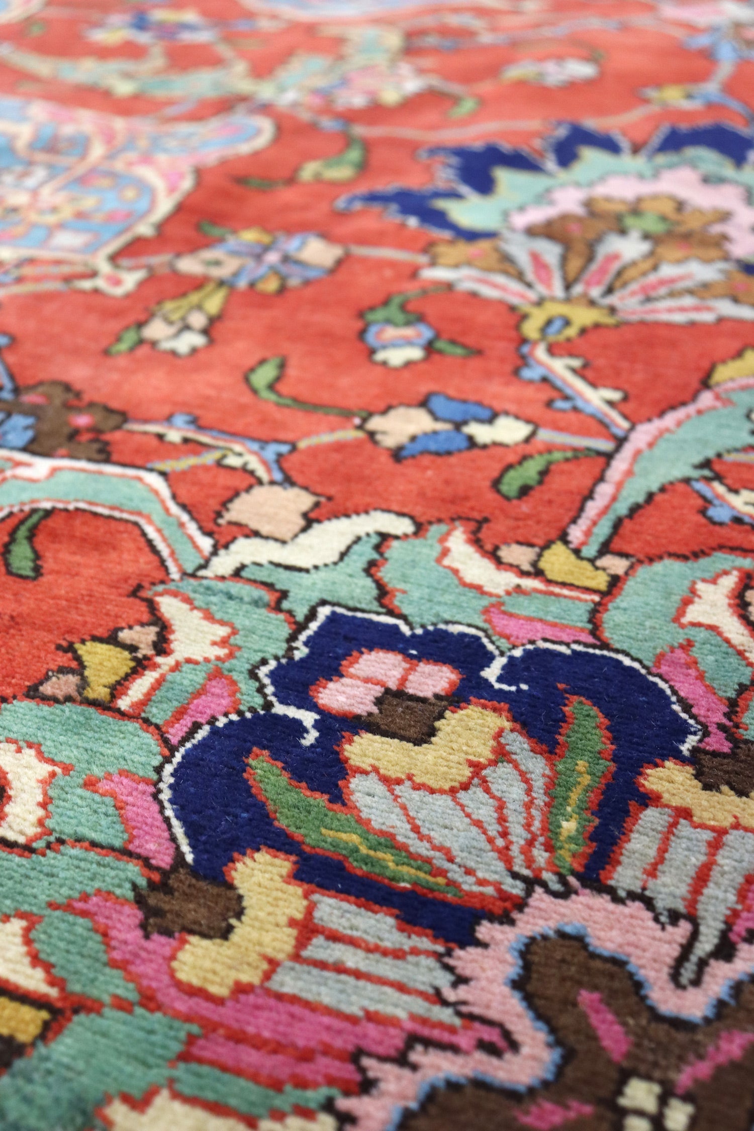 Handwoven Antique Tabriz Traditional Persian Rug J66267 - Perfect for Living Room, Bedroom & Office Decor