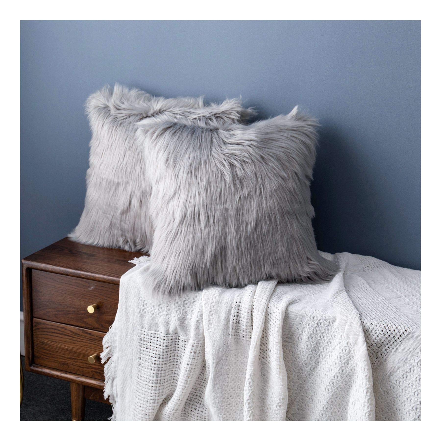 LIGICKY Luxury Soft Faux Fur Throw Pillow Cover 20x20 Inches - Grey Plush Square Cushion Case for Sofa, Bed, Couch - Perfect for Living Room Decor, Home Styling & Cozy Winter Nights