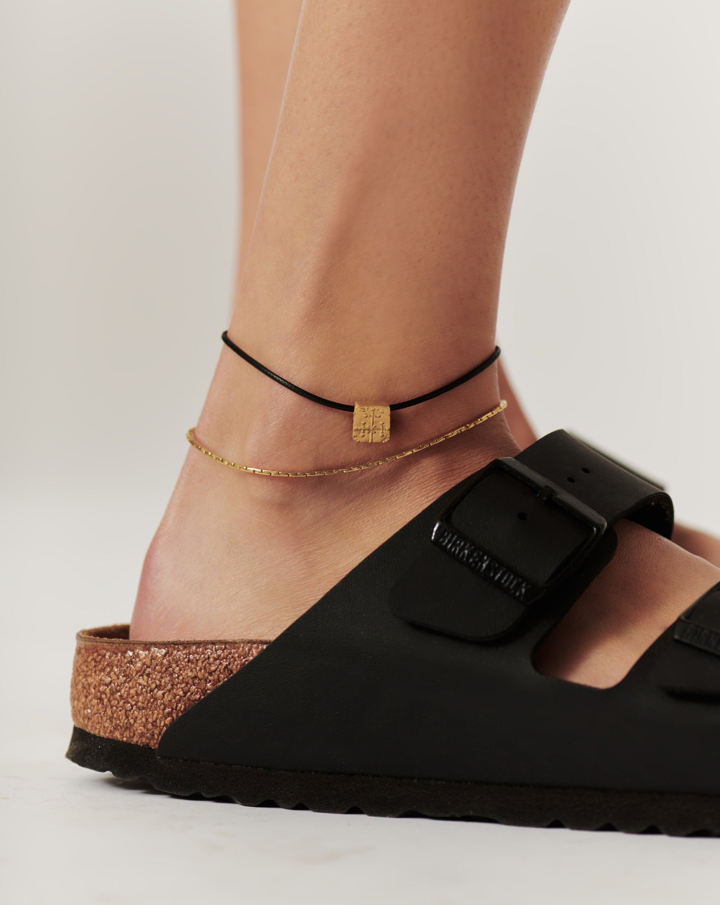 Lucy Williams Cobra Snake Chain Anklet - 18k Gold Plated Adjustable Ankle Bracelet for Women | Perfect for Beach, Party & Summer Outfits