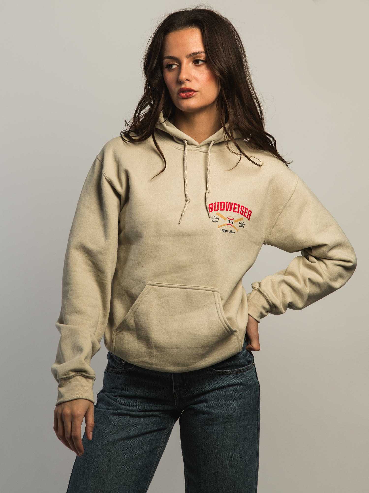 Budweiser Clydesdale Pullover Hoodie - Stylish & Comfortable Sweatshirt for Men & Women - Perfect for Casual Wear, Sports & Outdoor Activities