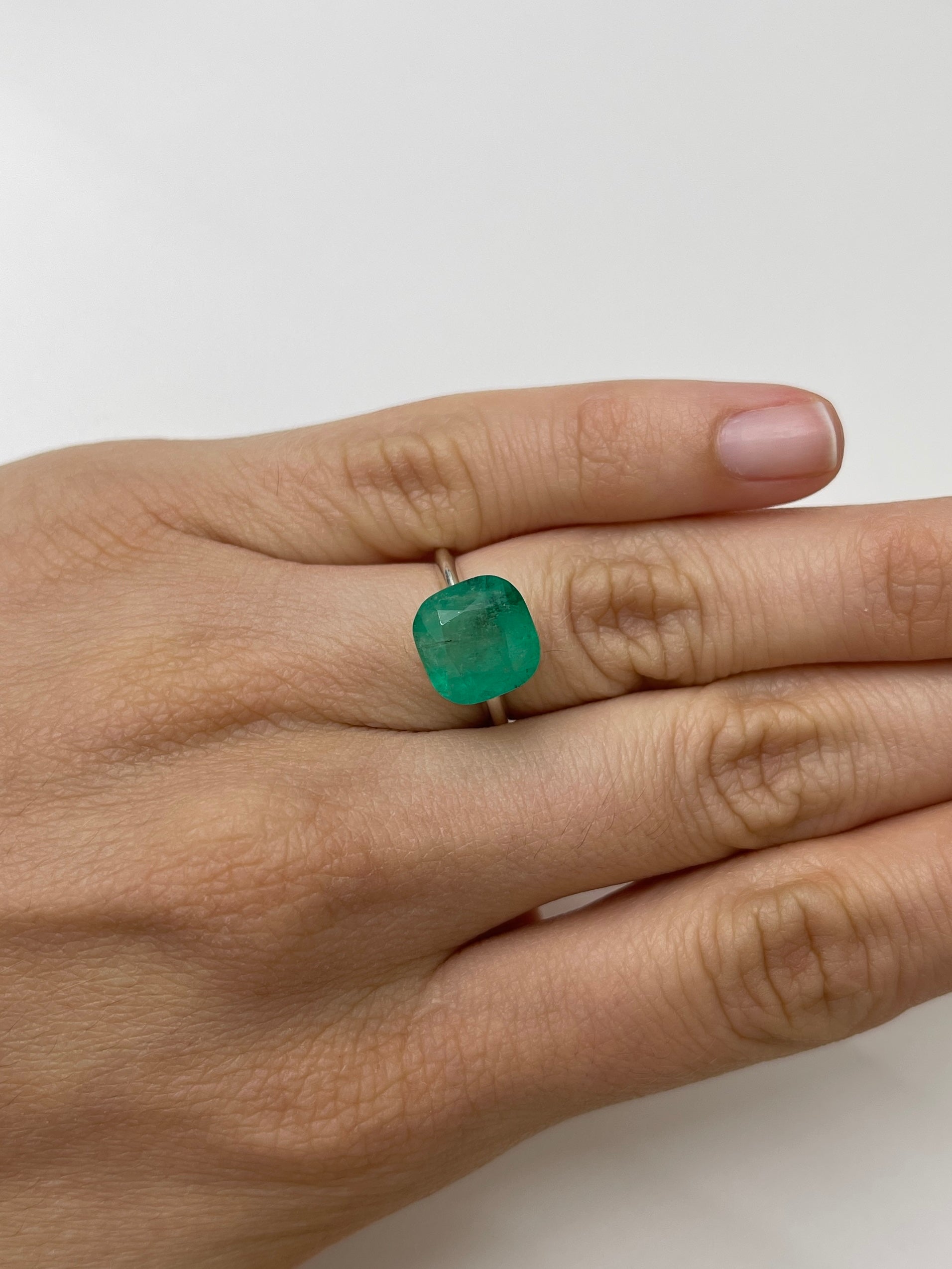 5.33 Carat Natural Colombian Emerald Gemstone - 10.8x10.7mm Earthy Green Loose Cushion Cut for Jewelry Making, Engagement Rings & Luxury Gifts