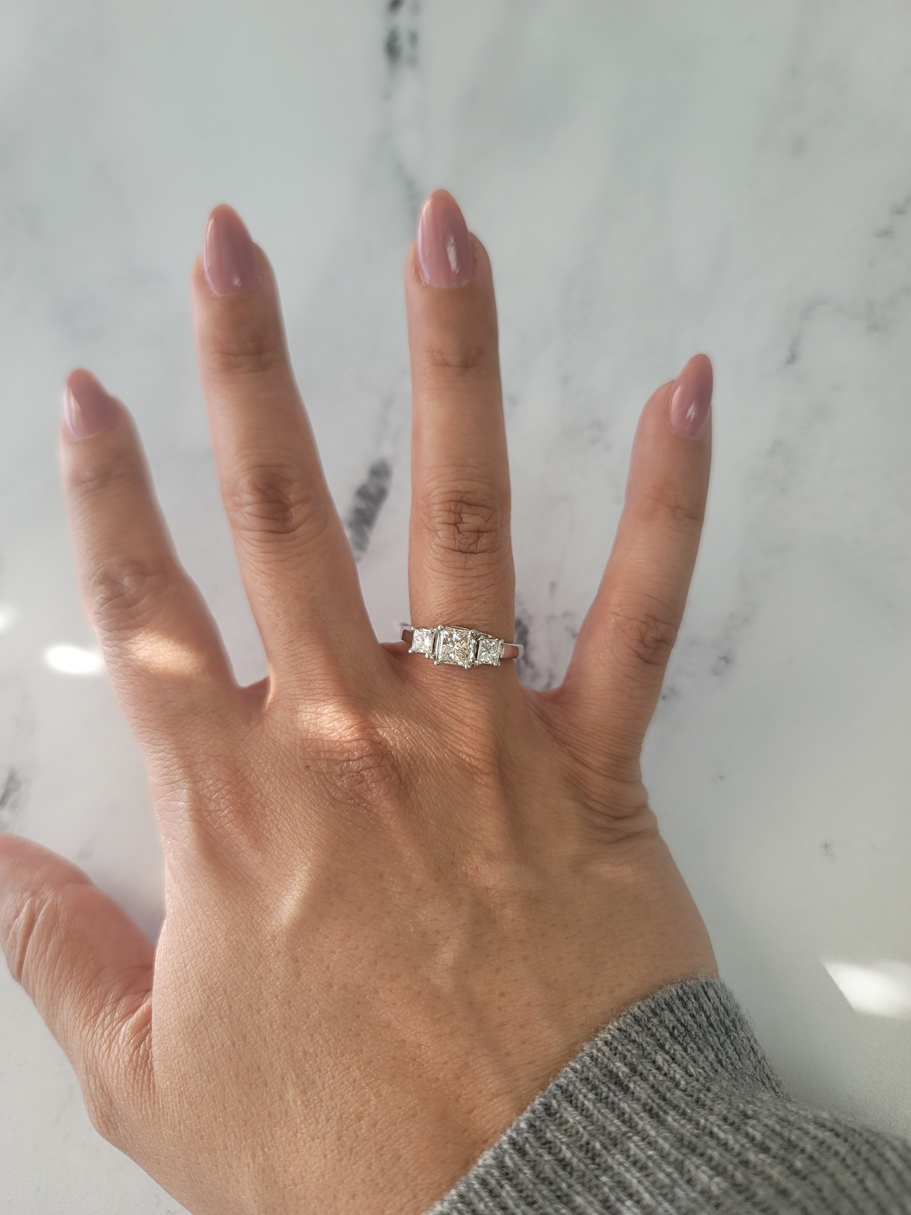 Exquisite Princess Cut Three Stone Diamond Engagement Ring - Elegant & Timeless Wedding Jewelry for Her - Perfect for Proposals, Anniversaries & Special Occasions