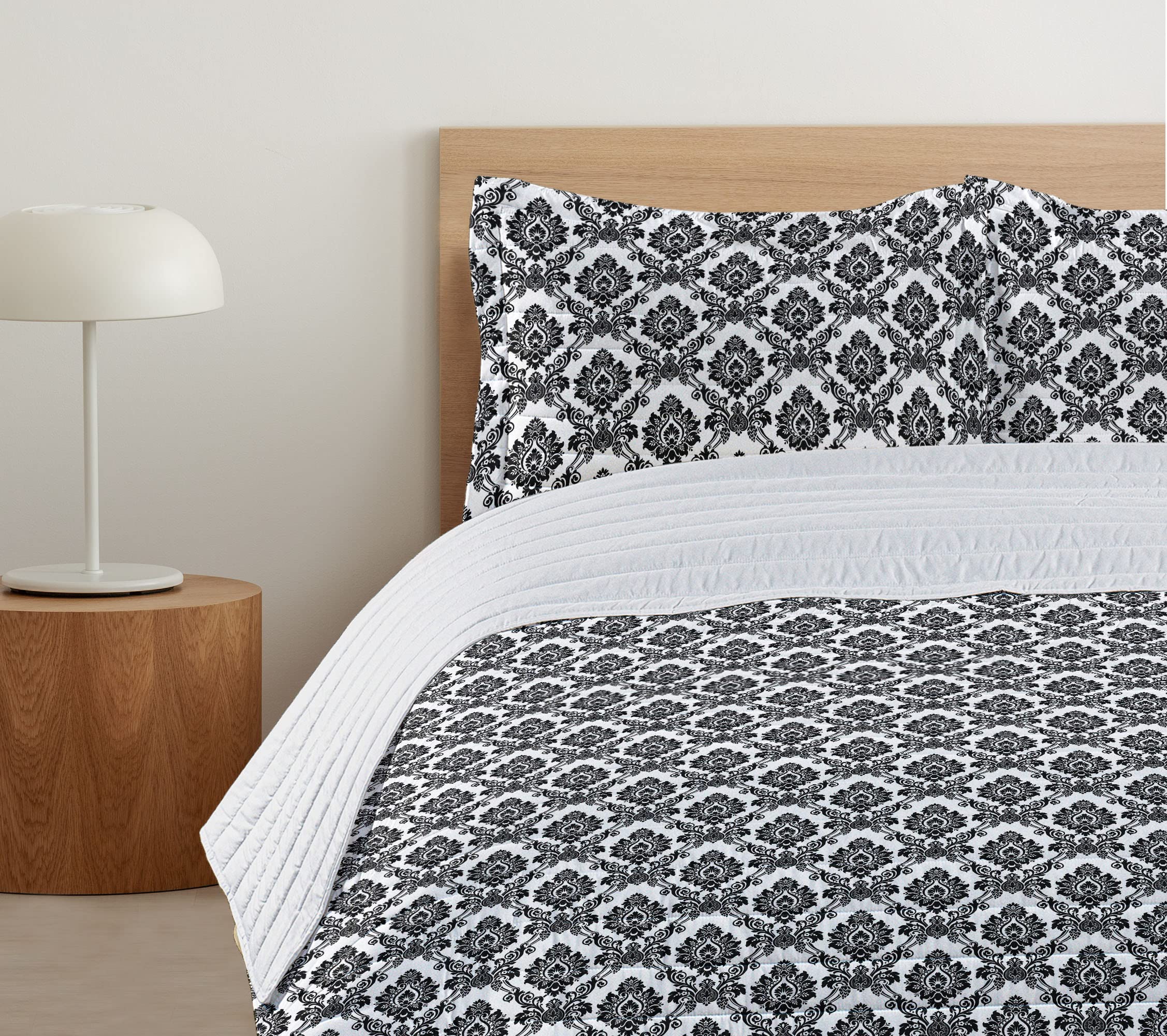 Lunarable Damask Microfiber Bedspread Set - Queen Size White & Black Antique Floral Pattern Bedding with Pillow Shams & Comforter | Soft Traditional Monochrome Design for Master Bedroom, Guest Room & Luxury Hotel Decor