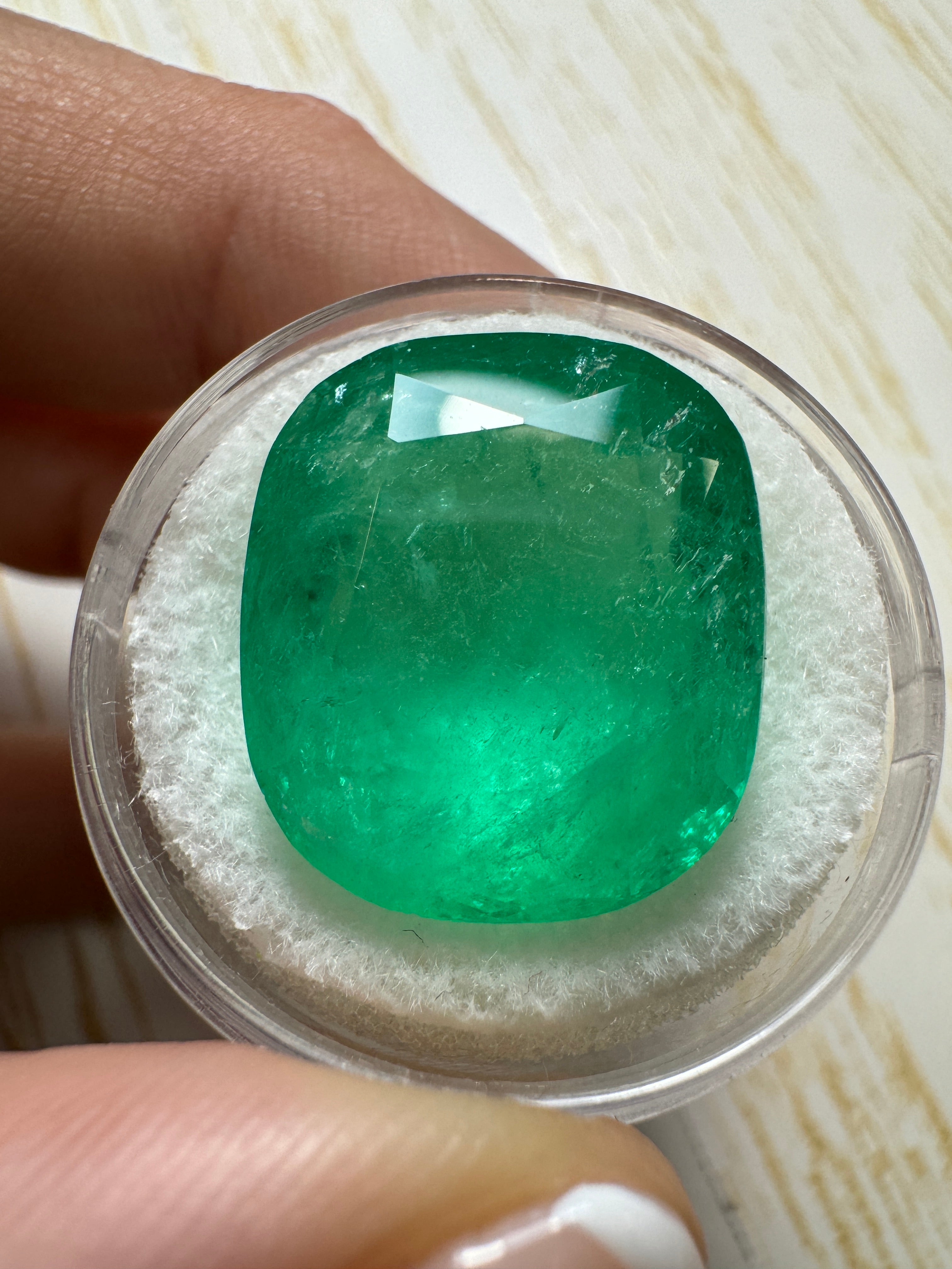 22.61 Carat Natural Colombian Emerald - Loose Cushion Cut Gemstone for Jewelry Making (18x16mm, Spring Green) | Perfect for Engagement Rings, Necklaces & Custom Designs