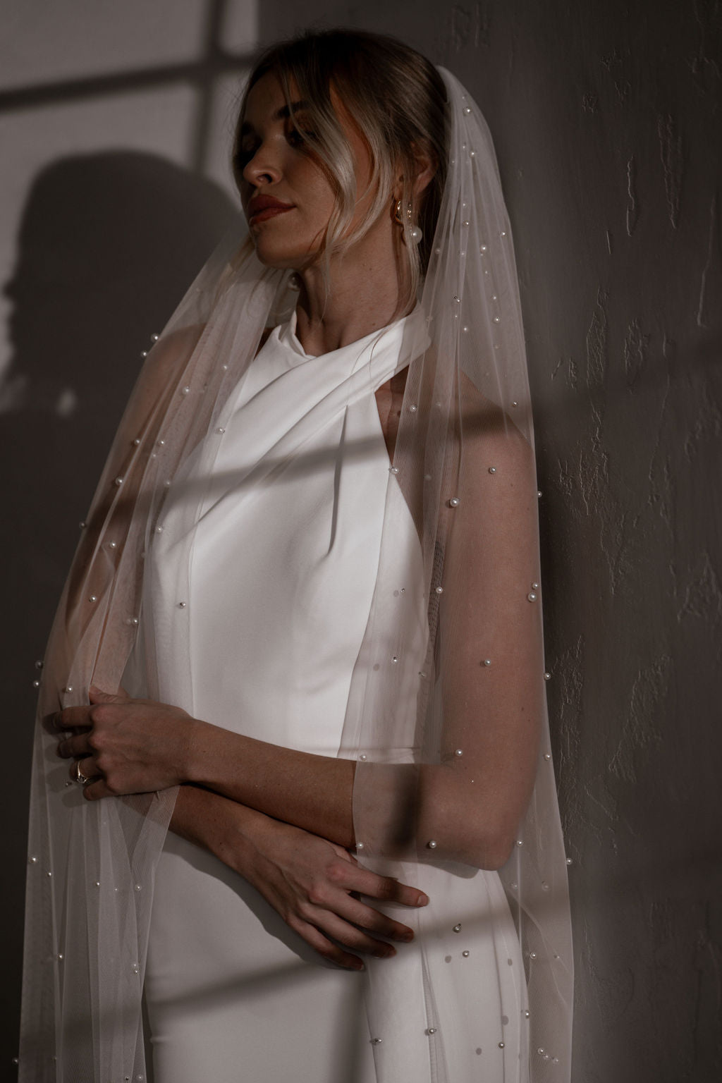 Elegant Pearl Veil for Bridal Accessories - Perfect for Weddings, Prom, and Special Occasions