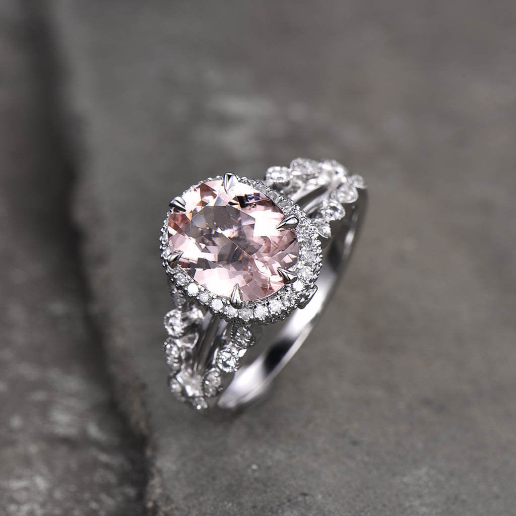 Exquisite Split Shank Oval Morganite Diamond Halo Engagement Ring for Women - Perfect for Proposals, Anniversaries & Romantic Occasions