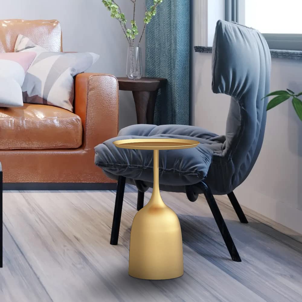 Round Metal End Table with Removable Tray - Waterproof Small Coffee Table & Sofa Side Table for Living Room, Bedroom, Balcony, Patio & Office - Gold Finish | Perfect for Small Spaces, Home Decor & Outdoor Use