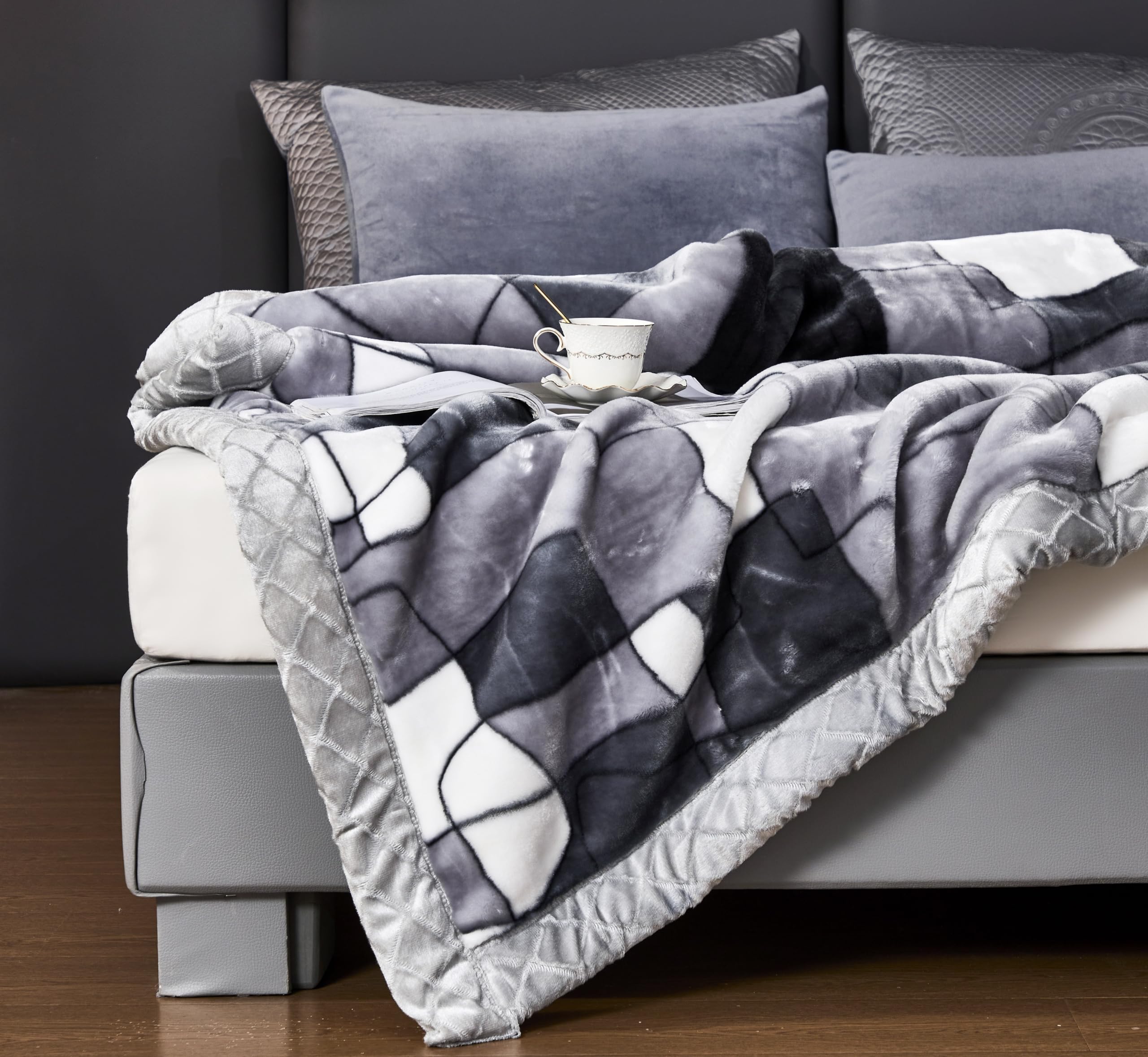 Premium 9 lbs Heavyweight Korean Mink Fleece Blanket - Ultra Soft & Warm Queen Size 79