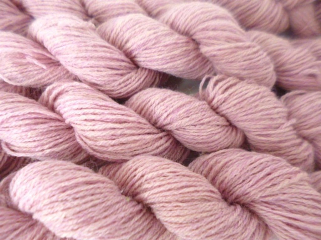 Soft Acrylic Wool Blend Sport Weight Yarn in Tea Rose Pink - Perfect for Knitting Sweaters, Scarves & Baby Blankets - Premium Crafting Yarn for Crochet & DIY Projects