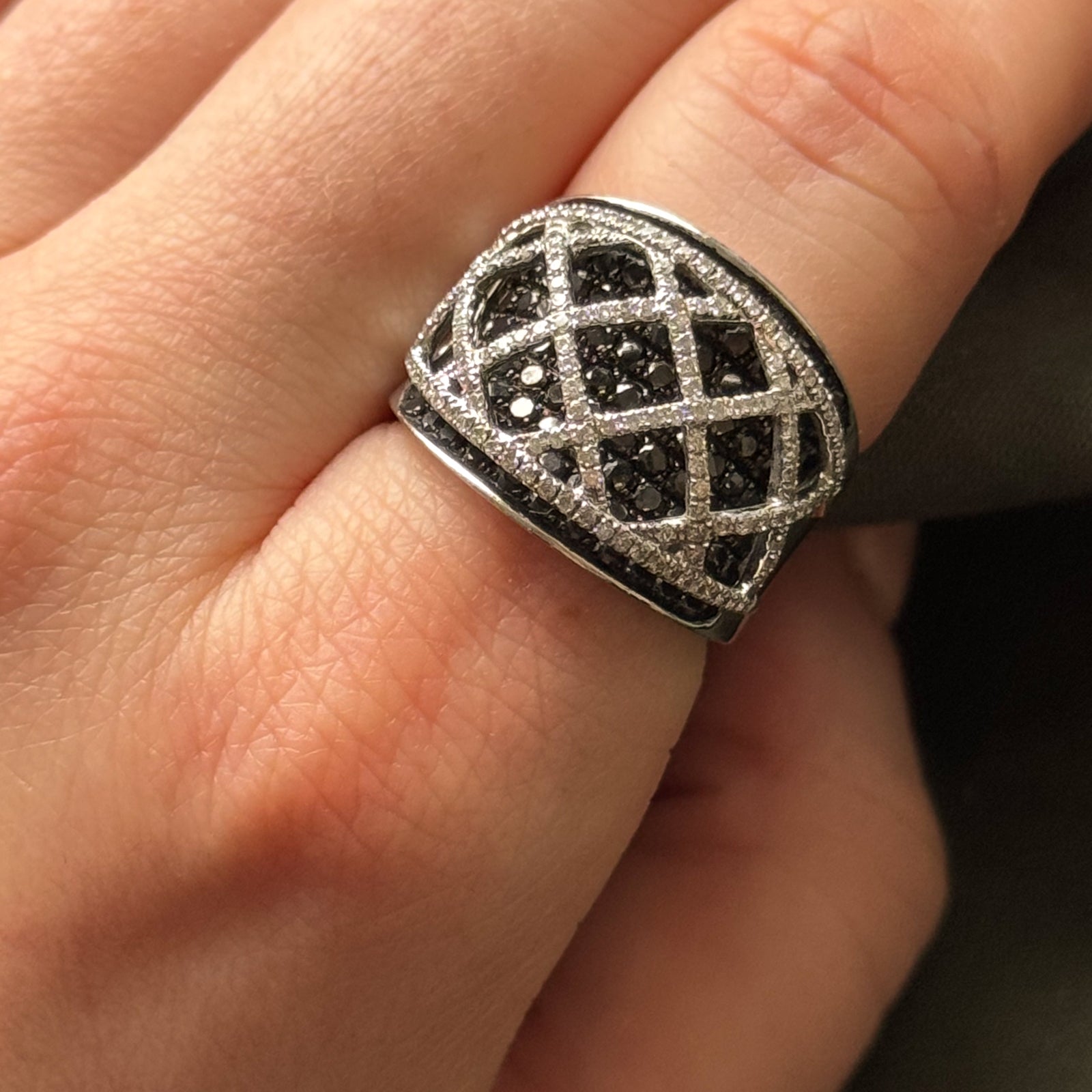 Elegant Black Diamond & Diamond Cocktail Ring - 2.00ctw & 0.54ctw - Size 6.5 - Perfect for Evening Parties, Weddings & Special Occasions