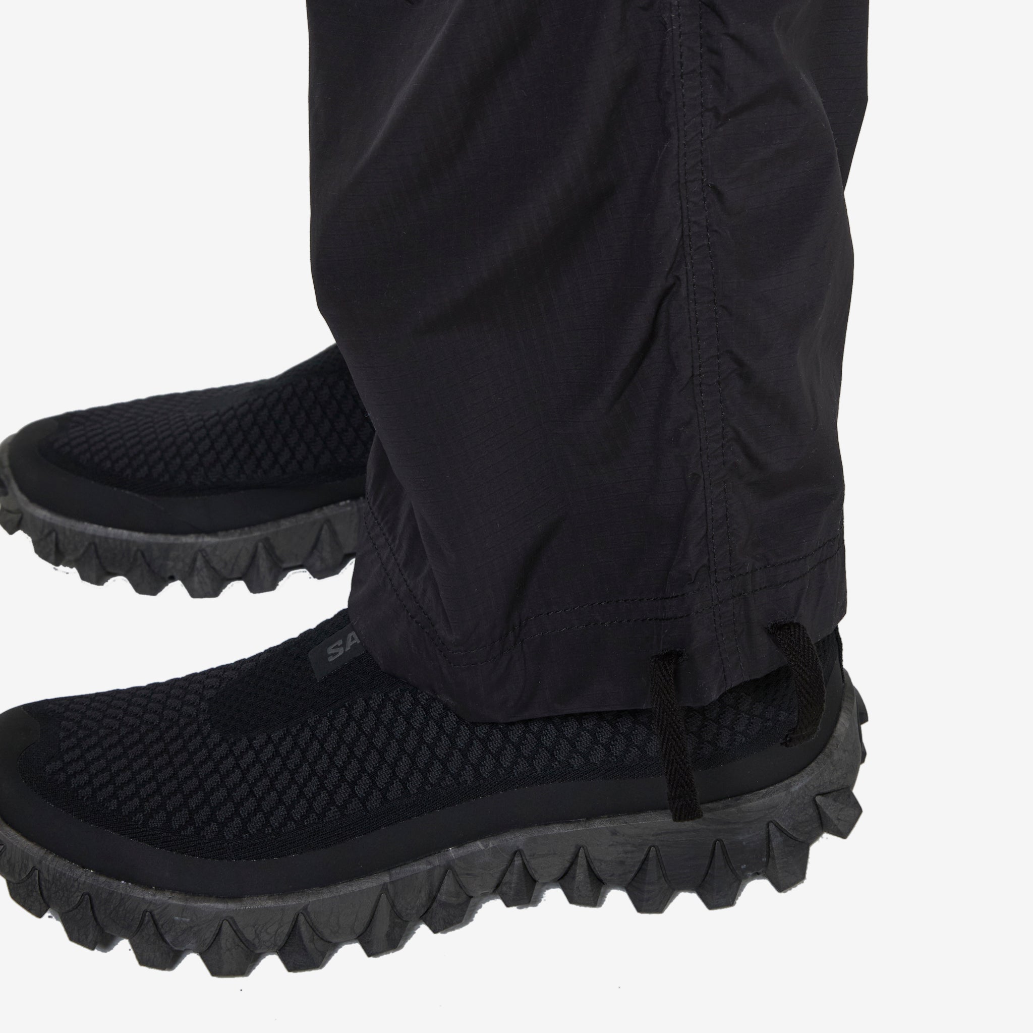 Stylish Black Oversized Cargo Pants for Men & Women - Trendy Streetwear, Casual & Workwear - Perfect for Urban Fashion, Outdoor Adventures & Everyday Comfort