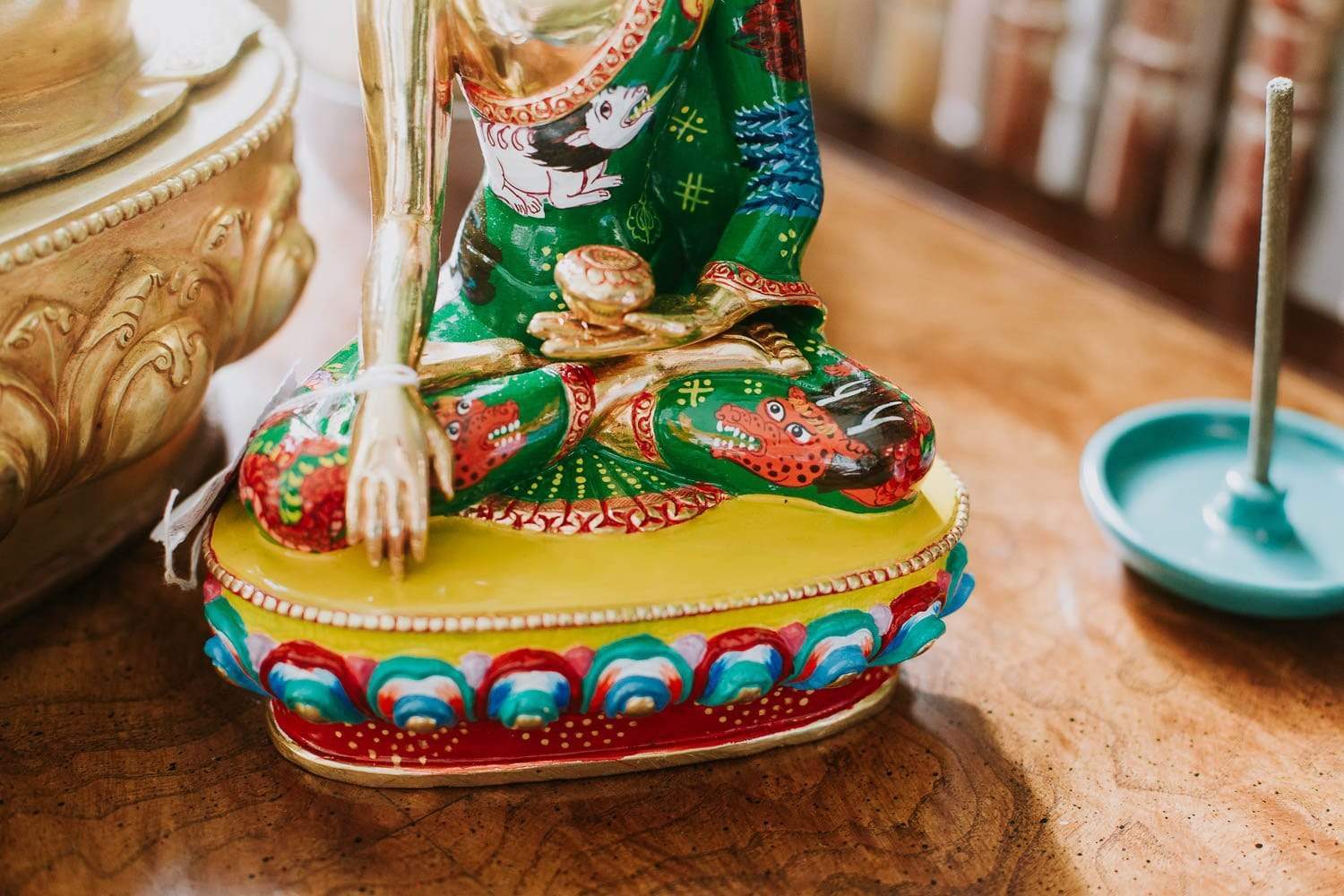 Hand Painted Shakyamuni Buddha Statue - Exquisite Buddhist Decor for Meditation Room, Yoga Studio & Home Altar