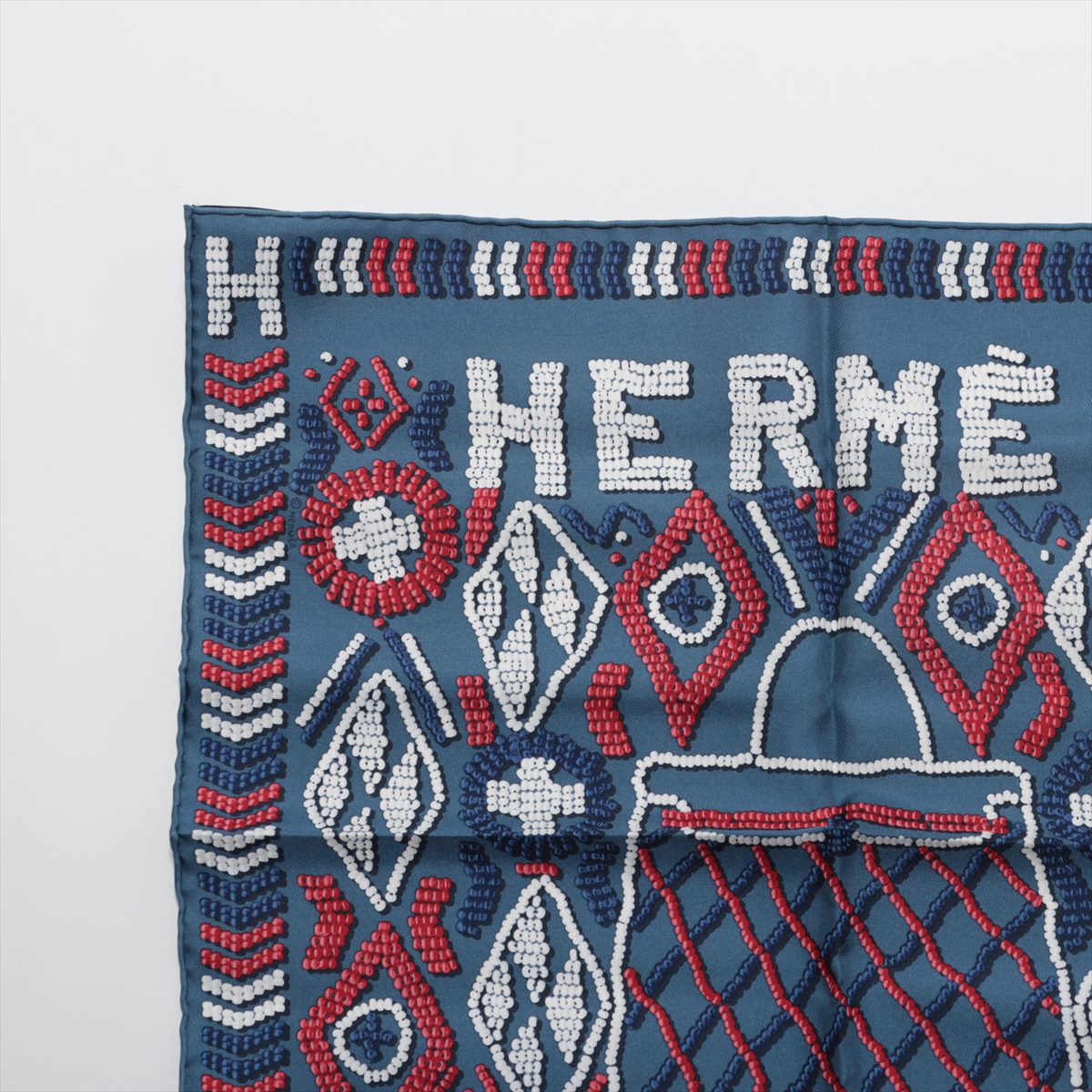 Hermès Kelly En Perles Silk Scarf - Blue Jean & Red Luxury Fashion Accessory for Women | Perfect for Gift, Parties & Elegant Outfits