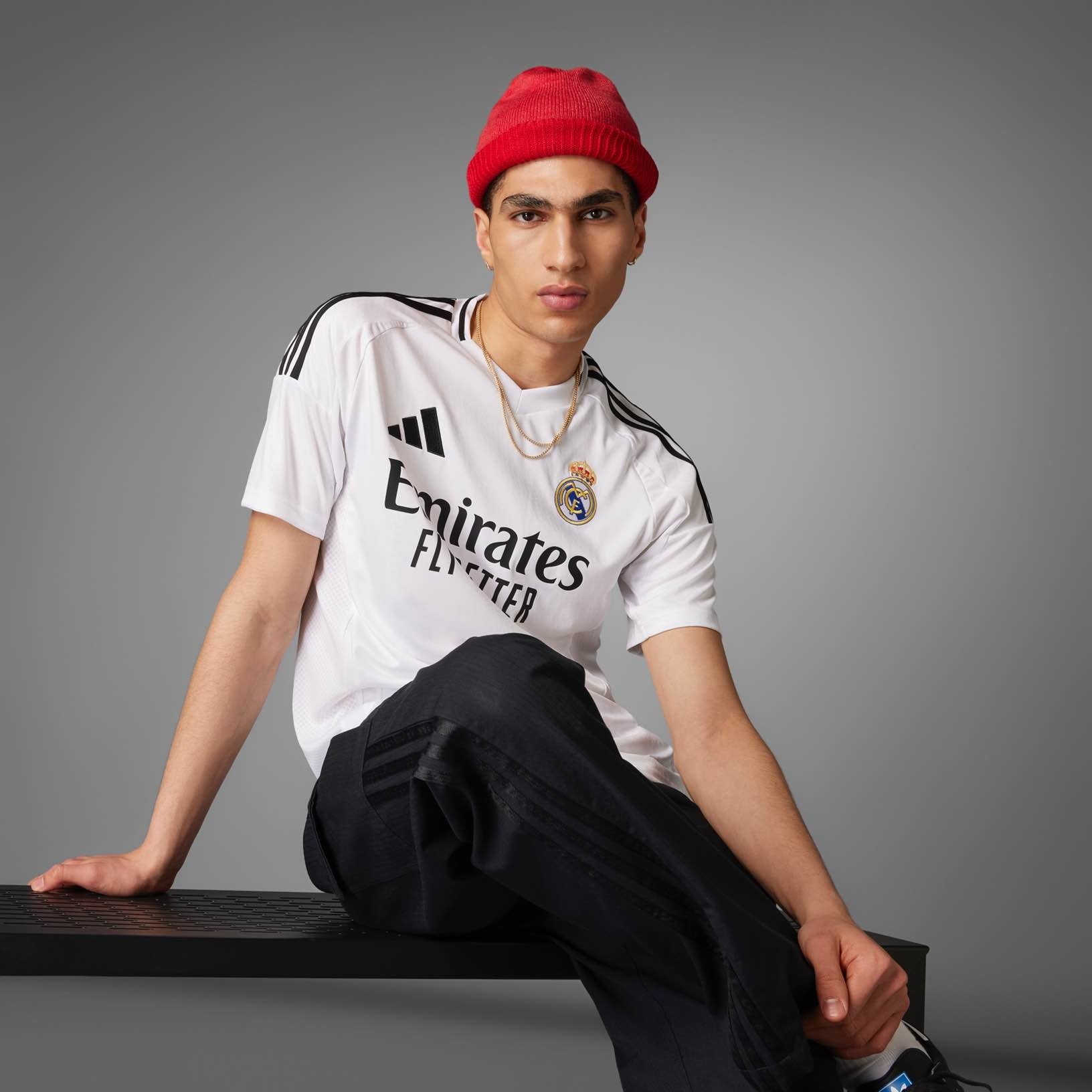 Official Real Madrid 24/25 Home Jersey - Authentic Football Shirt for Men & Women - Perfect for Matches, Training & Fan Support