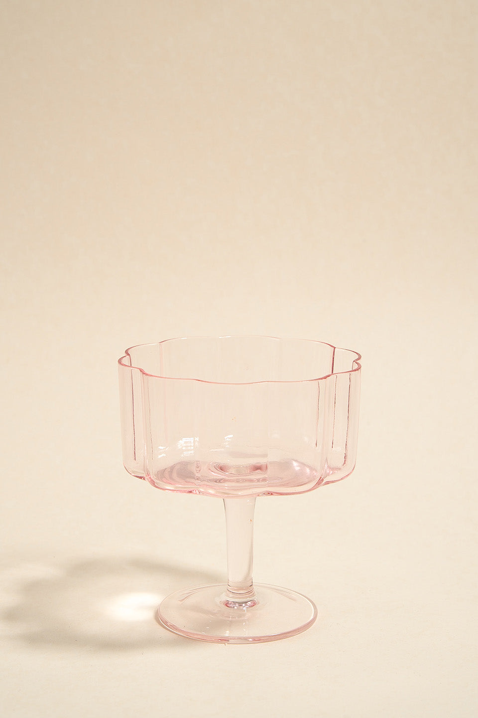 Bloom Wavy Pink Short Cocktail Glass - Elegant Barware for Margaritas, Martinis & Party Drinks - Perfect for Home Bars, Weddings & Cocktail Parties