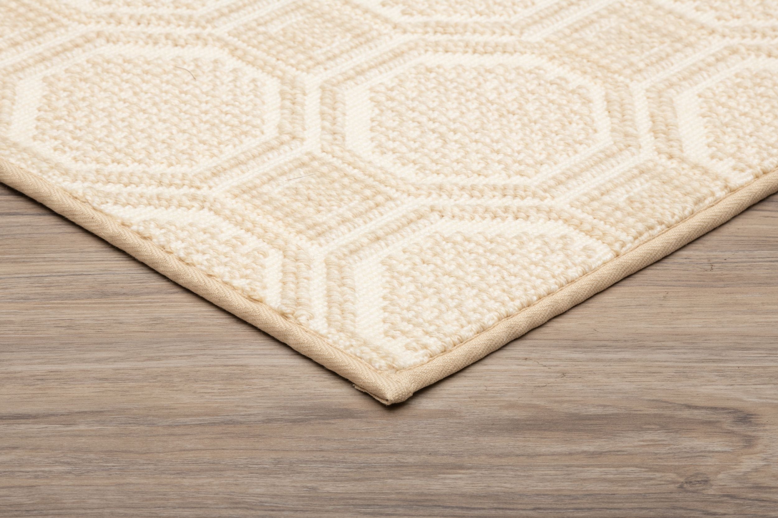 Bay Sand / White