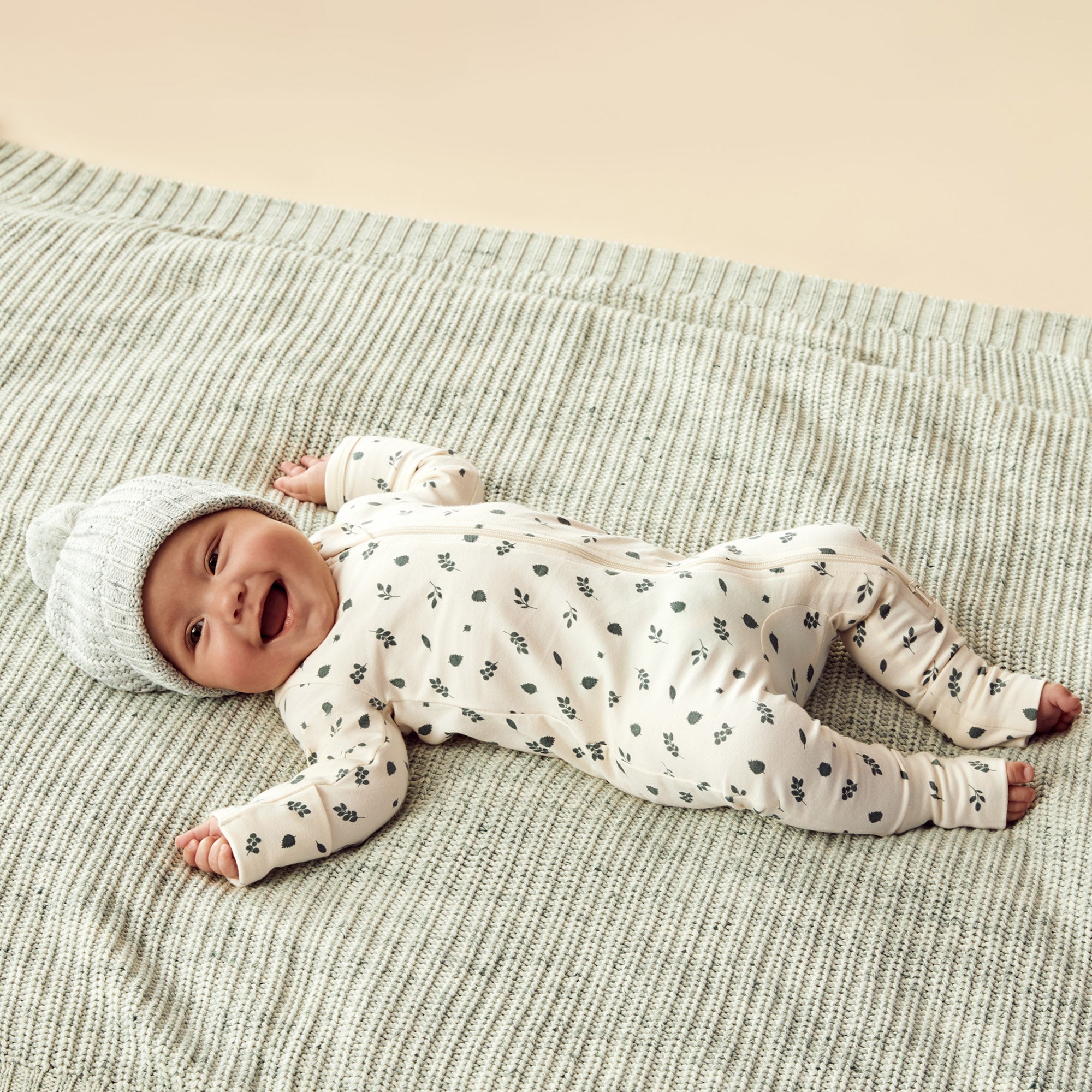 Organic Cotton Baby Zipsuit with Feet - Soft & Snug One-Piece Pajamas for Newborns & Toddlers - Perfect for Sleepwear, Playtime & Everyday Comfort