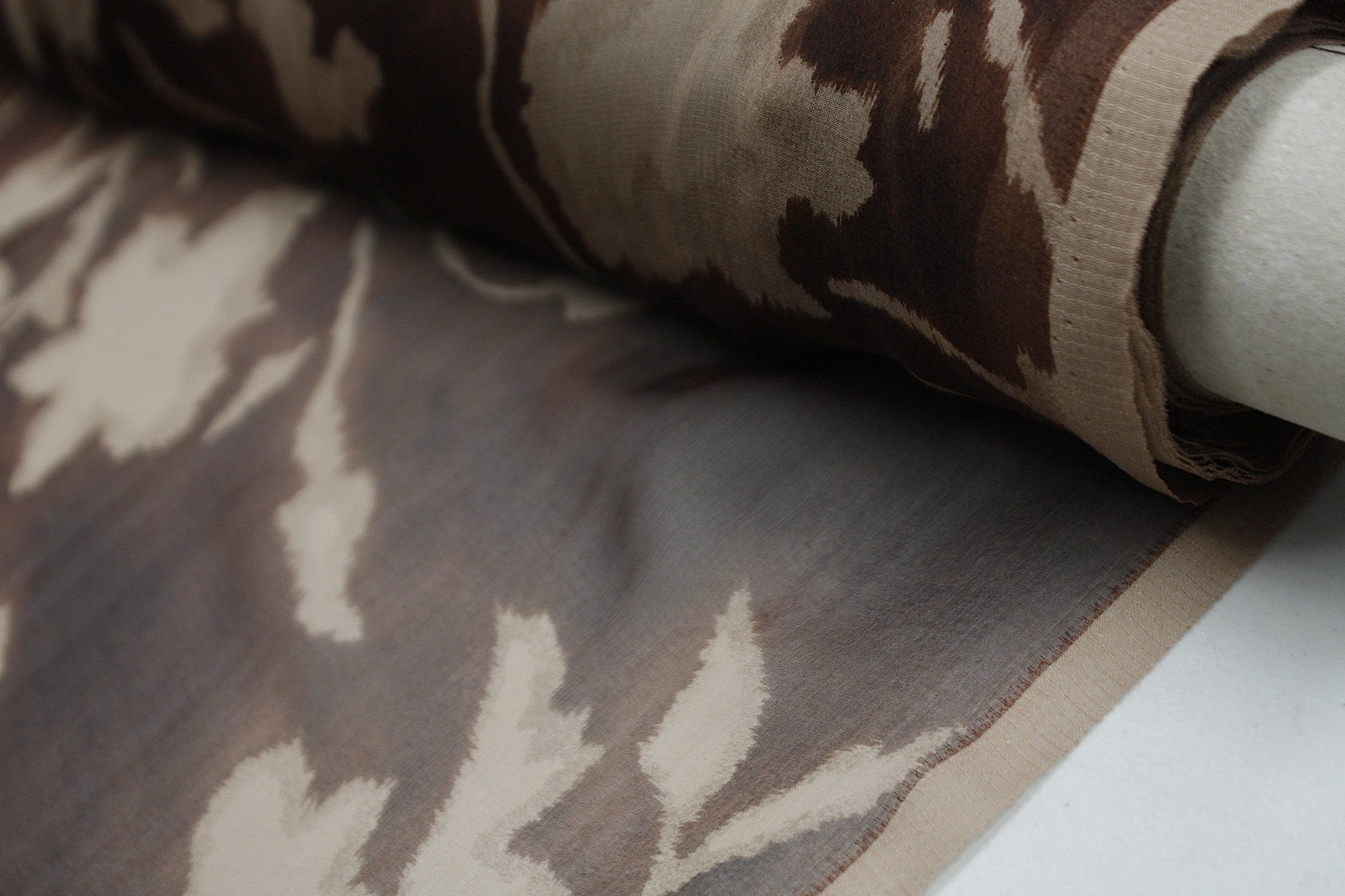 Elegant Georgette Fabric - Lightweight & Flowy Material for Dresses, Scarves & Blouses - Perfect for Summer Fashion & Special Occasions