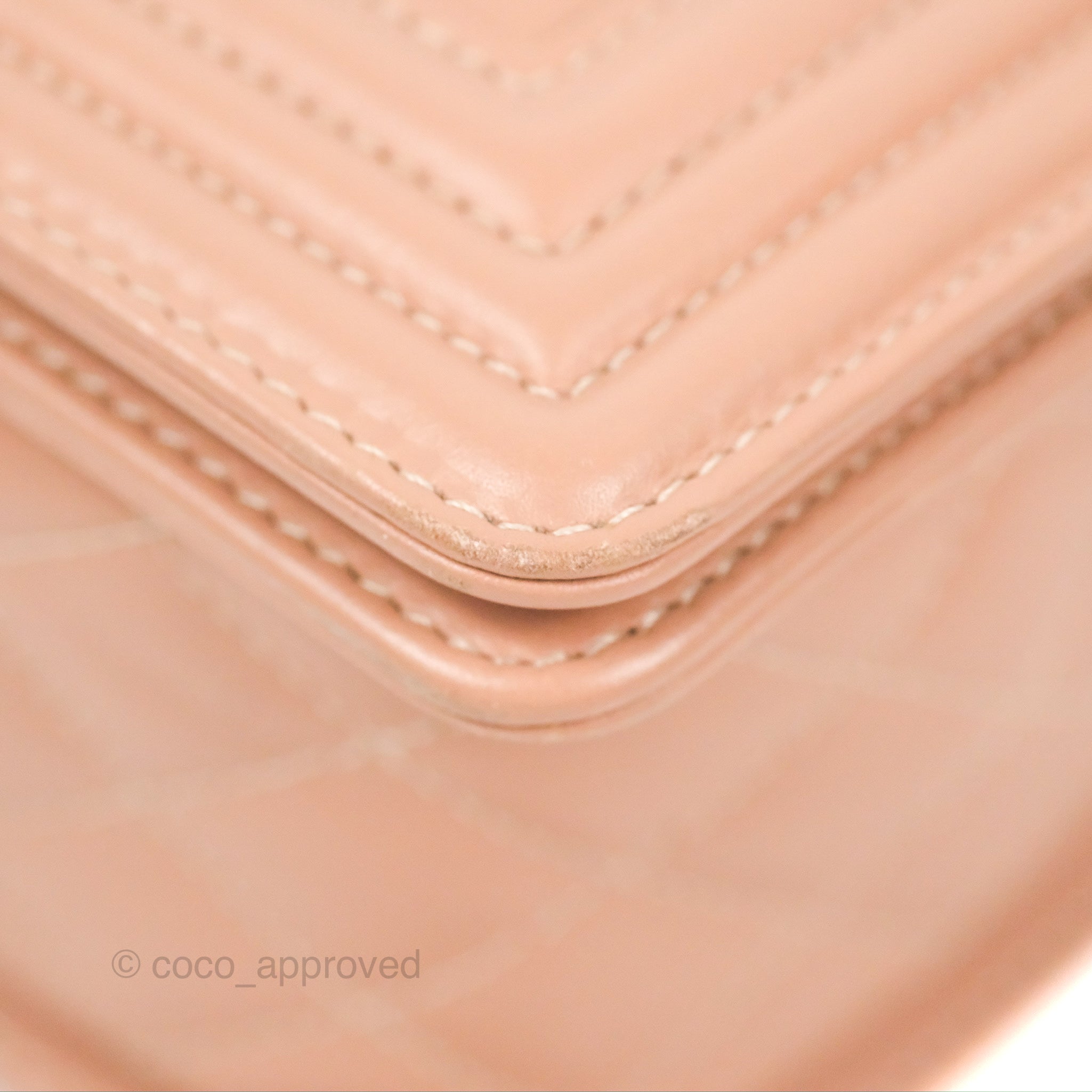 Chanel Chevron & Quilted Medium Boy Bag in Beige Calfskin with Gun Metal Hardware - Luxury Crossbody Bag for Women, Perfect for Date Night & Evening Events