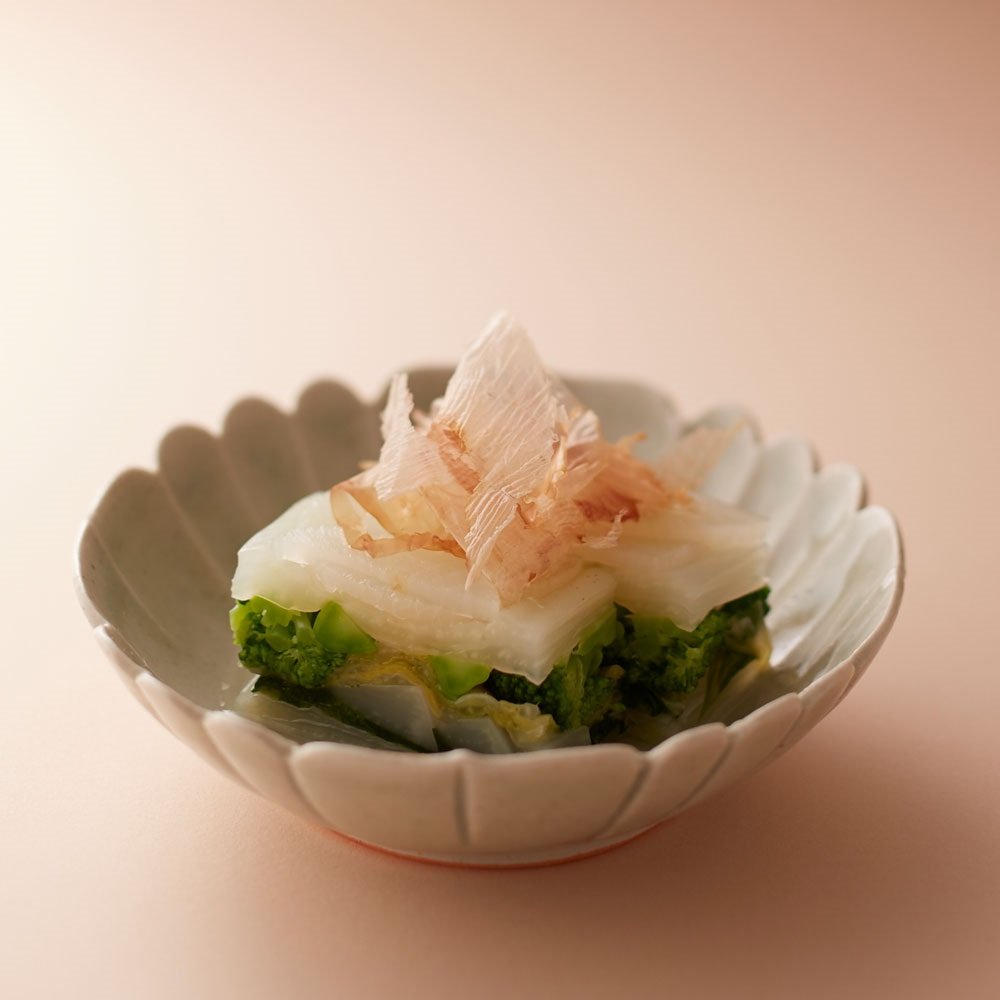 Premium Kyuemon Katsuobushi - Extra Thin Shaved Dried Bonito Flakes, 40g - Authentic Japanese Umami Flavor for Soup, Rice & Salad Topping