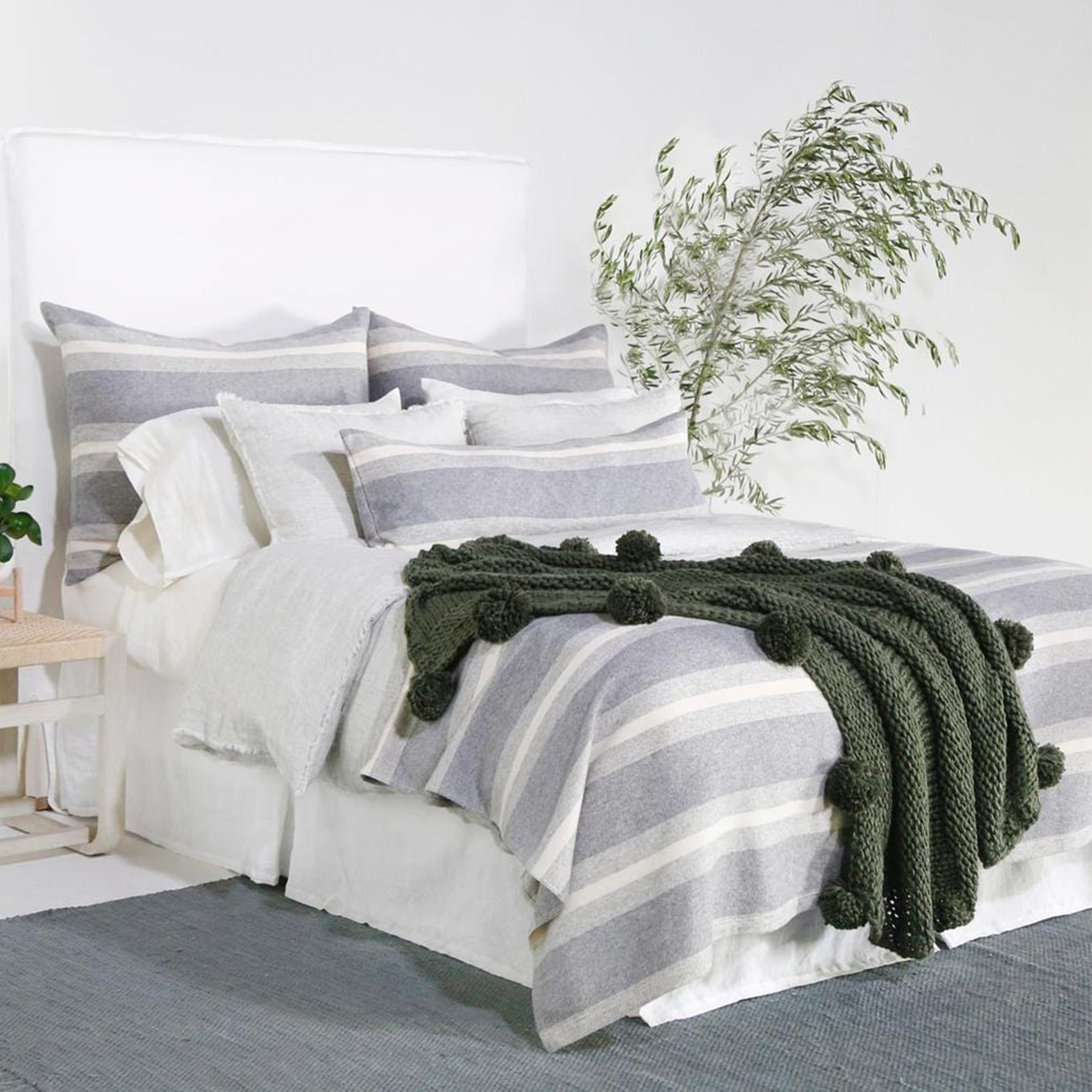 Premium Alpine Blanket - Soft & Warm Fleece Throw for Cozy Comfort - Perfect for Camping, Hiking & Home Use