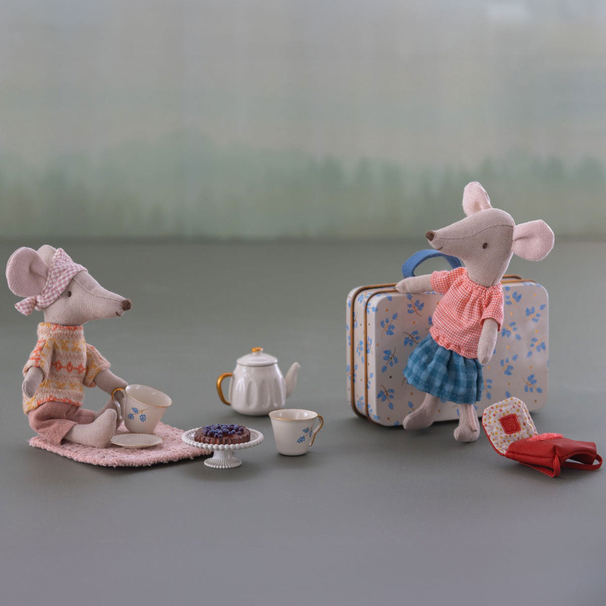 Maileg Afternoon Treat - Adorable Miniature Tea Set for Kids, Perfect for Pretend Play and Tea Parties | Ideal for Dollhouses, Playtime, and Gift Giving
