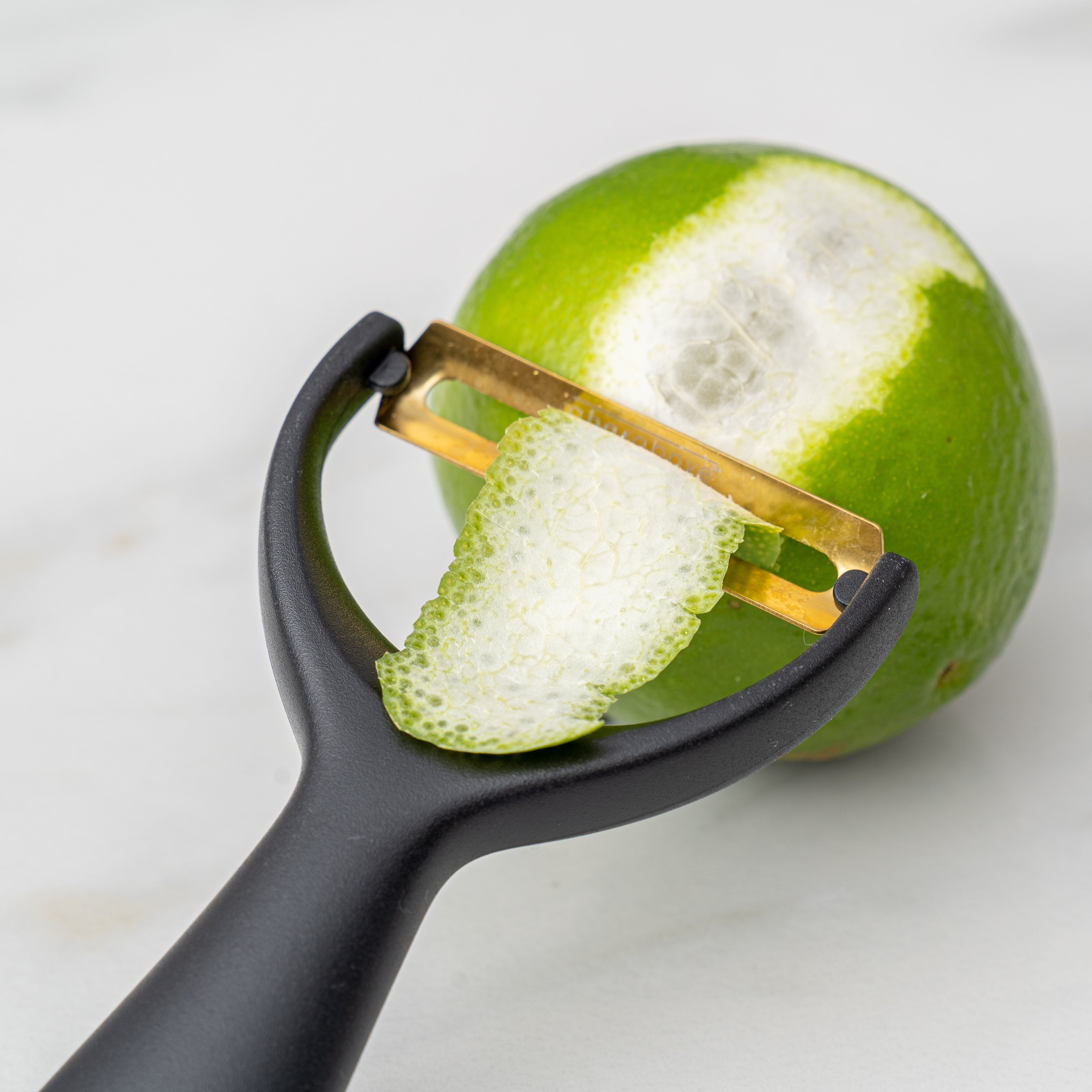 Premium Stainless Steel Citrus Peeler - Gold Kitchen Tool for Peeling Oranges, Lemons & Grapefruits - Perfect for Juicing, Baking & Cocktail Making