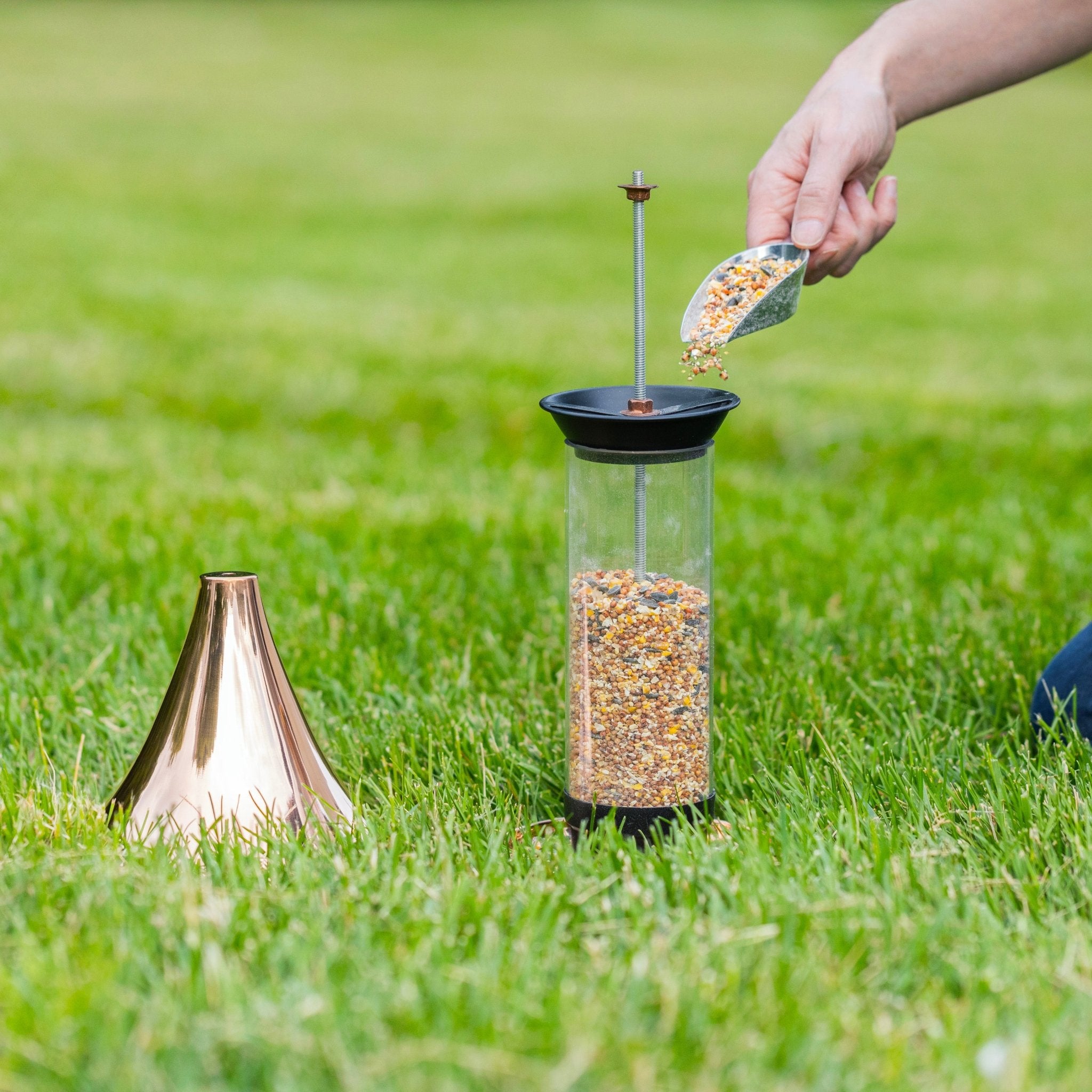 Premium Castella Copper Bird Feeder - Elegant Outdoor Garden Decor for Attracting Wild Birds - Perfect for Backyard, Patio, and Nature Lovers
