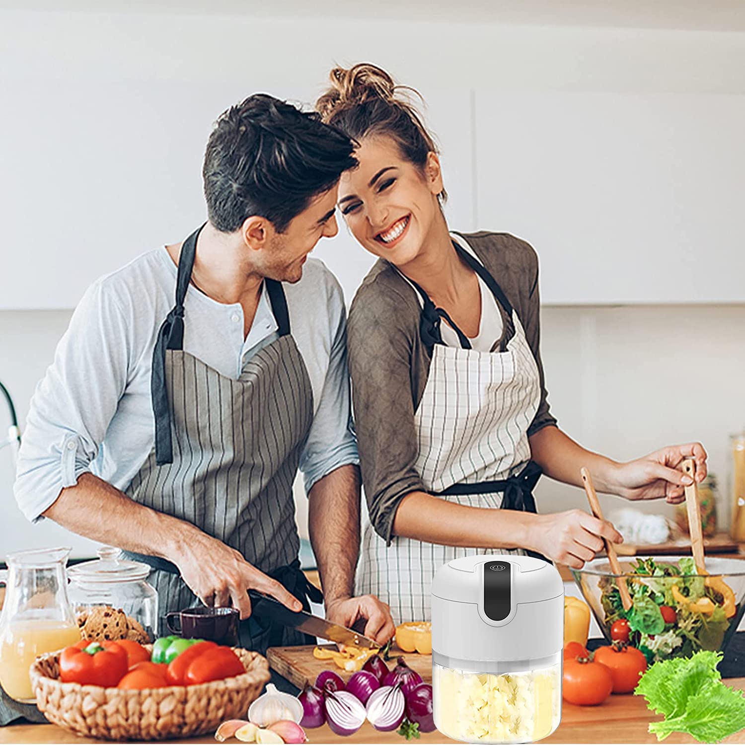 Electric Mini Garlic Chopper & Food Processor - Portable Cordless USB Rechargeable Vegetable Chopper, Meat Grinder for Garlic, Ginger, Chili, Fruits, Baby Food - 250ml White Kitchen Gadget for Home Cooking, Meal Prep & Camping