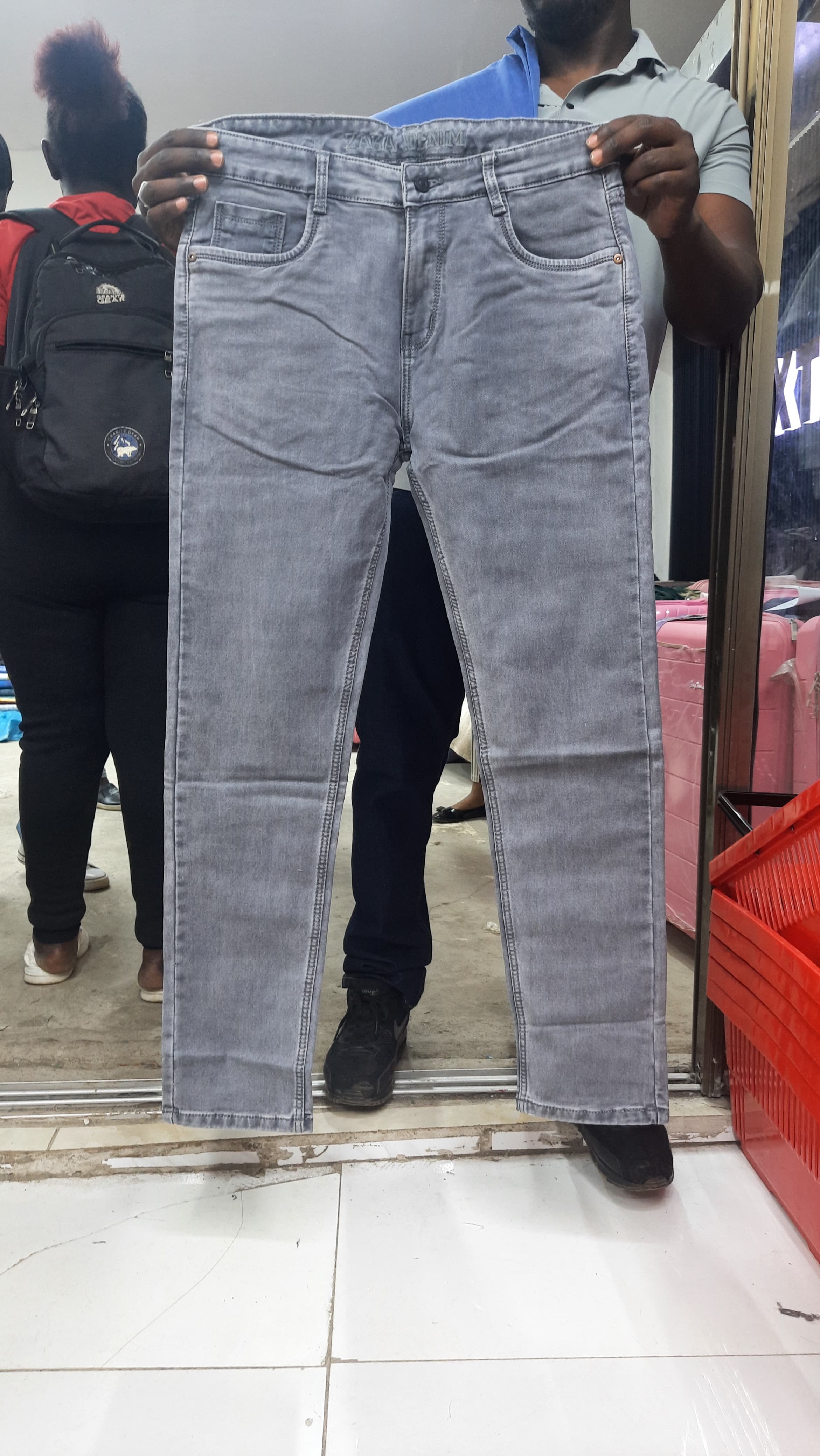 Best Men's Casual Jeans for Everyday Wear - Comfortable & Stylish Denim Pants for Work, Travel & Outings