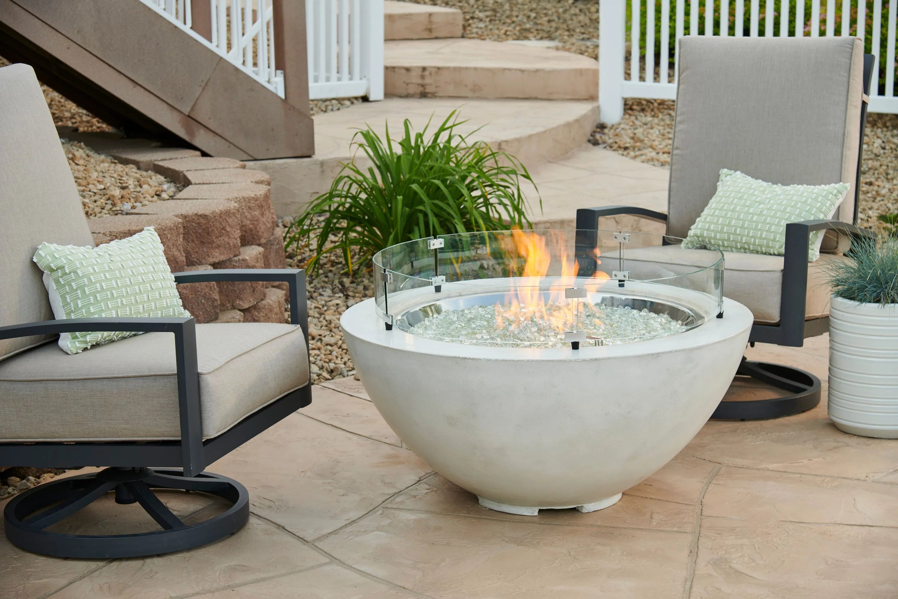The Outdoor Greatroom Company Cove Round Gas Fire Pit Bowl - 30