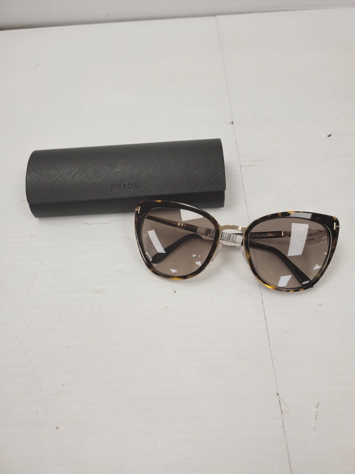 Tom Ford Simona TF0717 Sunglasses for Women - Luxury Designer Shades with UV Protection - Perfect for Outdoor Activities, Beach & Driving