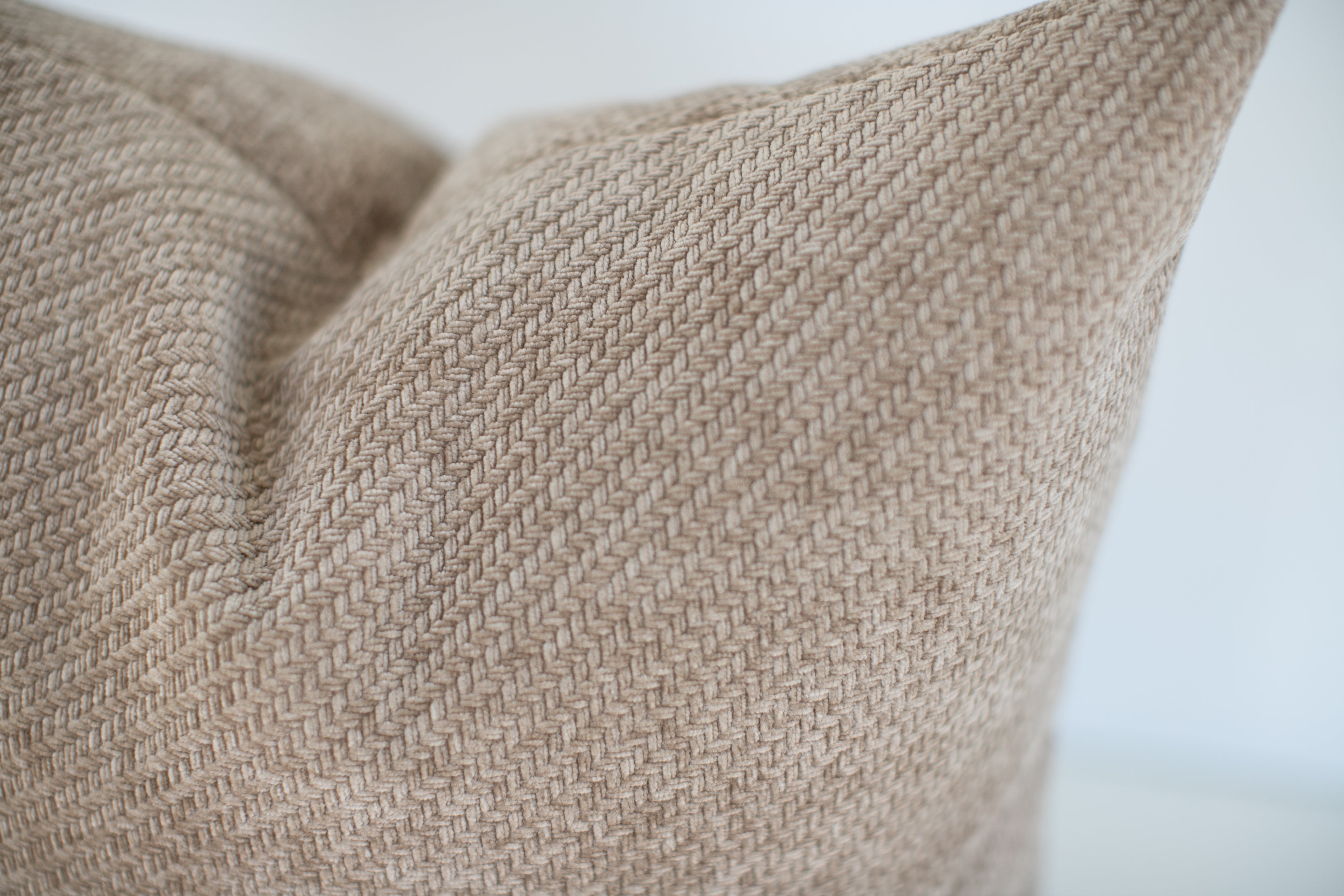 Premium Banks Pillow Cover - Soft & Stylish Decorative Pillowcase for Couch, Bed, Sofa - Perfect for Home Decor & Living Room Accents