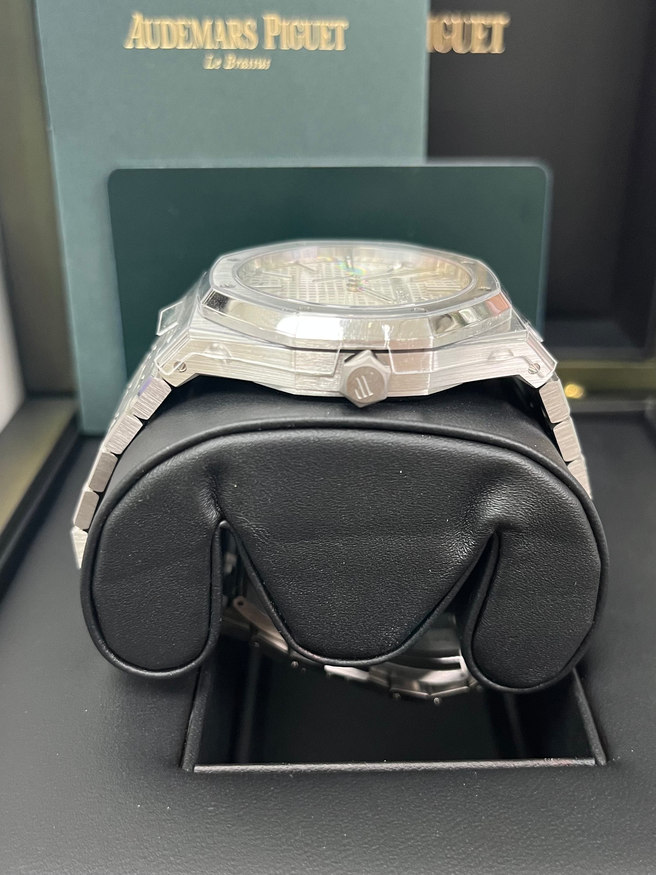 Audemars Piguet Royal Oak 41mm Selfwinding Watch - White Dial Stainless Steel Ref. 15510ST.OO.1320ST.08 | Luxury Timepiece for Men, Business & Formal Occasions