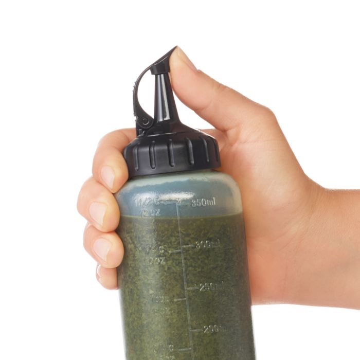 Premium Chef's Squeeze Bottle - 16oz Leak-Proof Condiment Dispenser for Sauces, Dressings & Oils - Perfect for Kitchen, BBQ, Baking & Restaurant Use