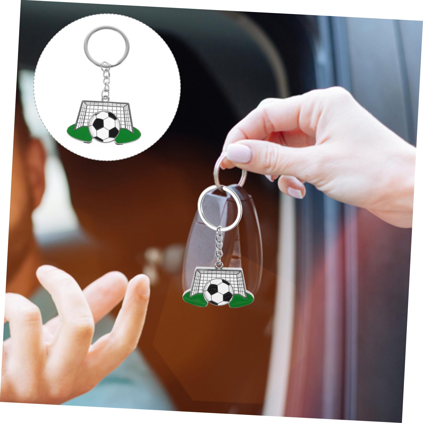 BELLIFFY Elegant Keychain Ring with Token Pendant - Stylish Trolley Key Holder for Car Keys, Sports Tokens & Accessories - Perfect for Everyday Use, Travel & Gifts