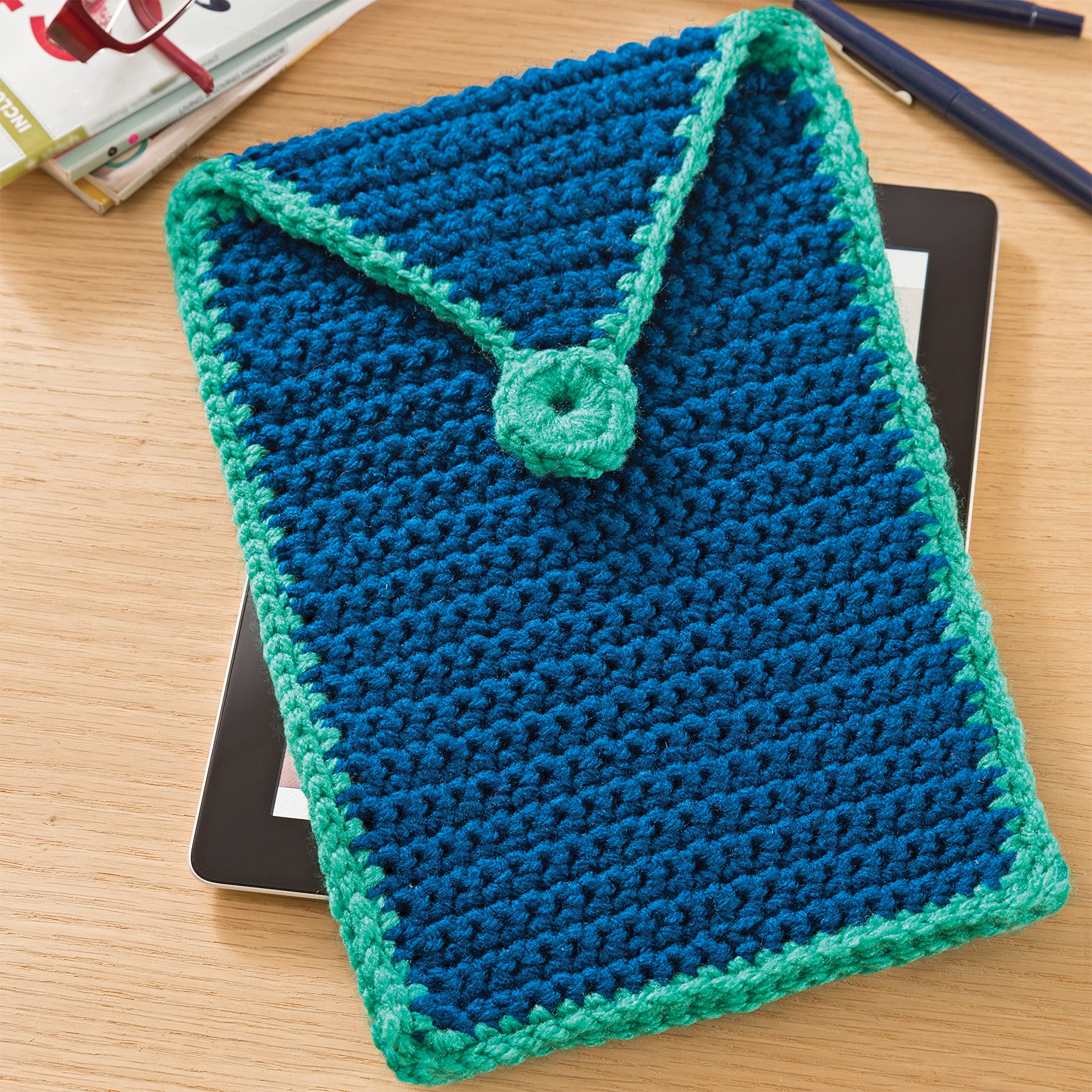 Boye Learn to Crochet Kit for Beginners - Complete Arts & Crafts Set with 15 DIY Projects, Yarn, Hooks & Supplies - Perfect for Home Decor, Gifts & Relaxing Hobbies