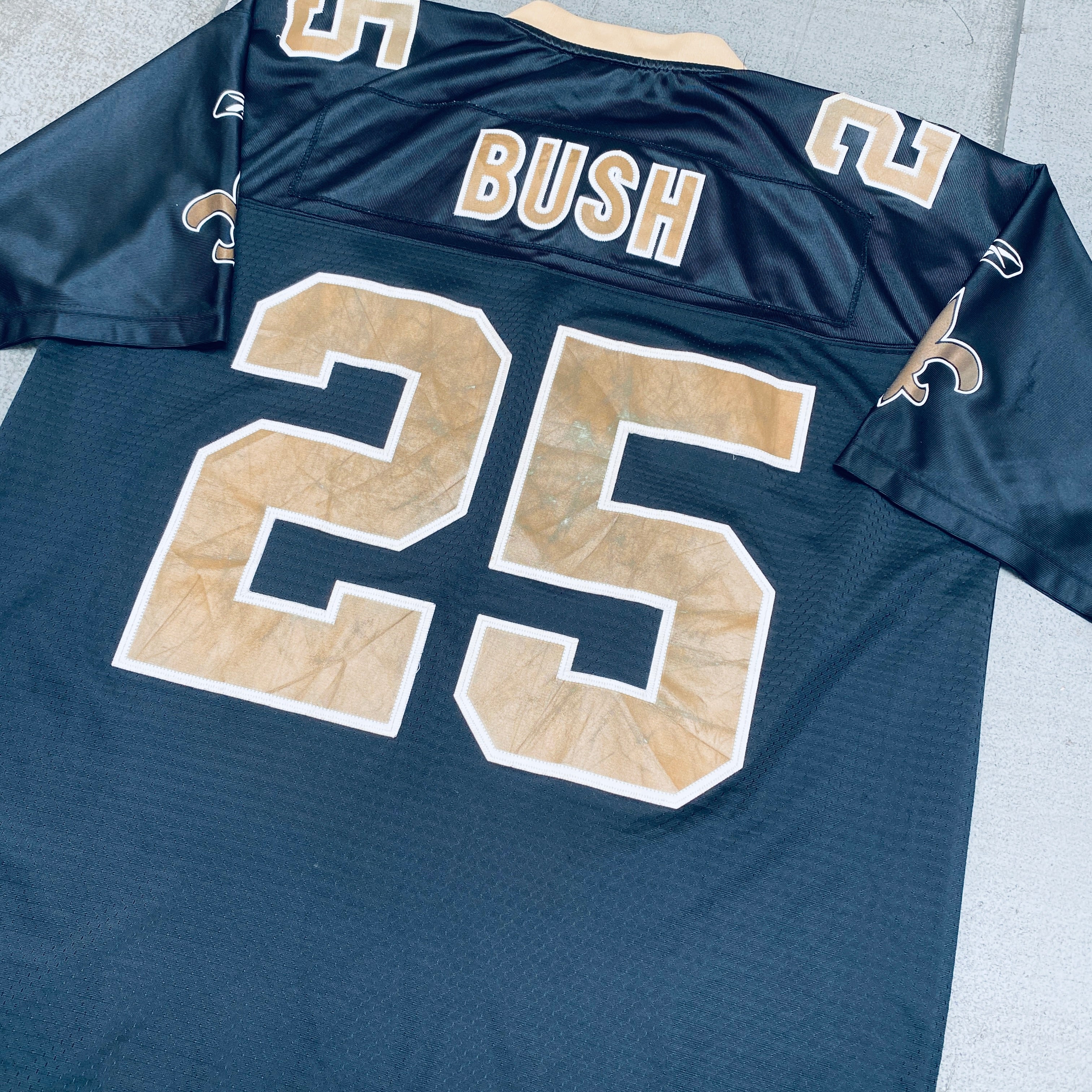 Authentic New Orleans Saints Reggie Bush 2006/07 Rookie Stitched NFL Jersey (Size L/XL) - Perfect for Game Day, Collectibles & Saints Fan Gifts