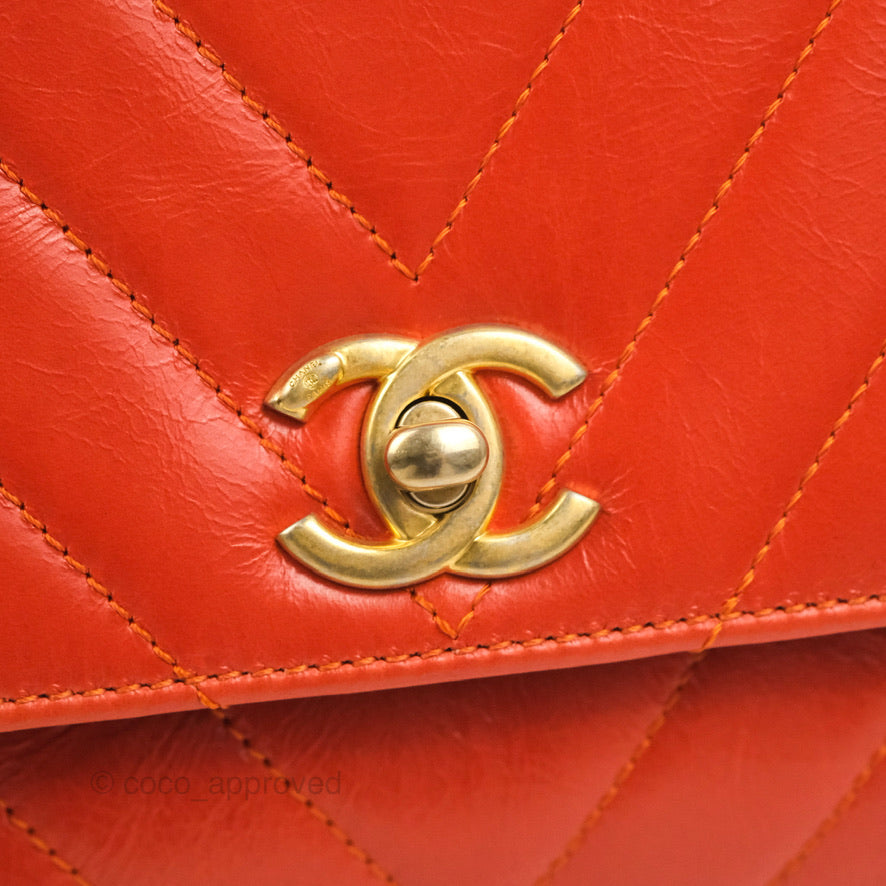 Chanel Chevron Small Coco Handle Bag in Dark Orange Shiny Aged Calfskin with Aged Gold Hardware - Perfect for Evening Events & Luxury Fashion Accessories