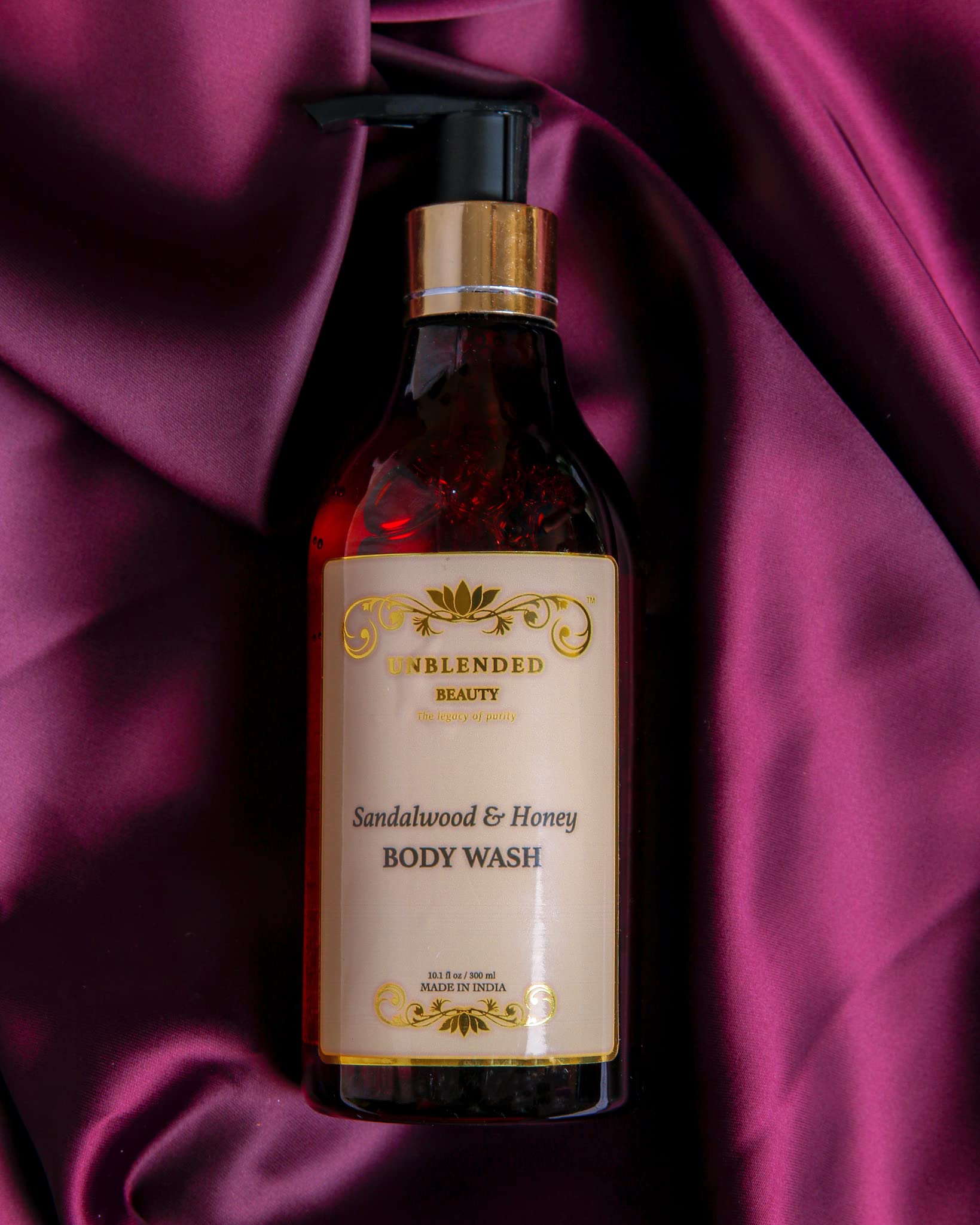 Organic Sandalwood & Honey Body Wash for Men & Women - 300ml | Moisturizing & Soothing Shower Gel for Dry Skin | Perfect for Daily Use & Relaxing Bath Time