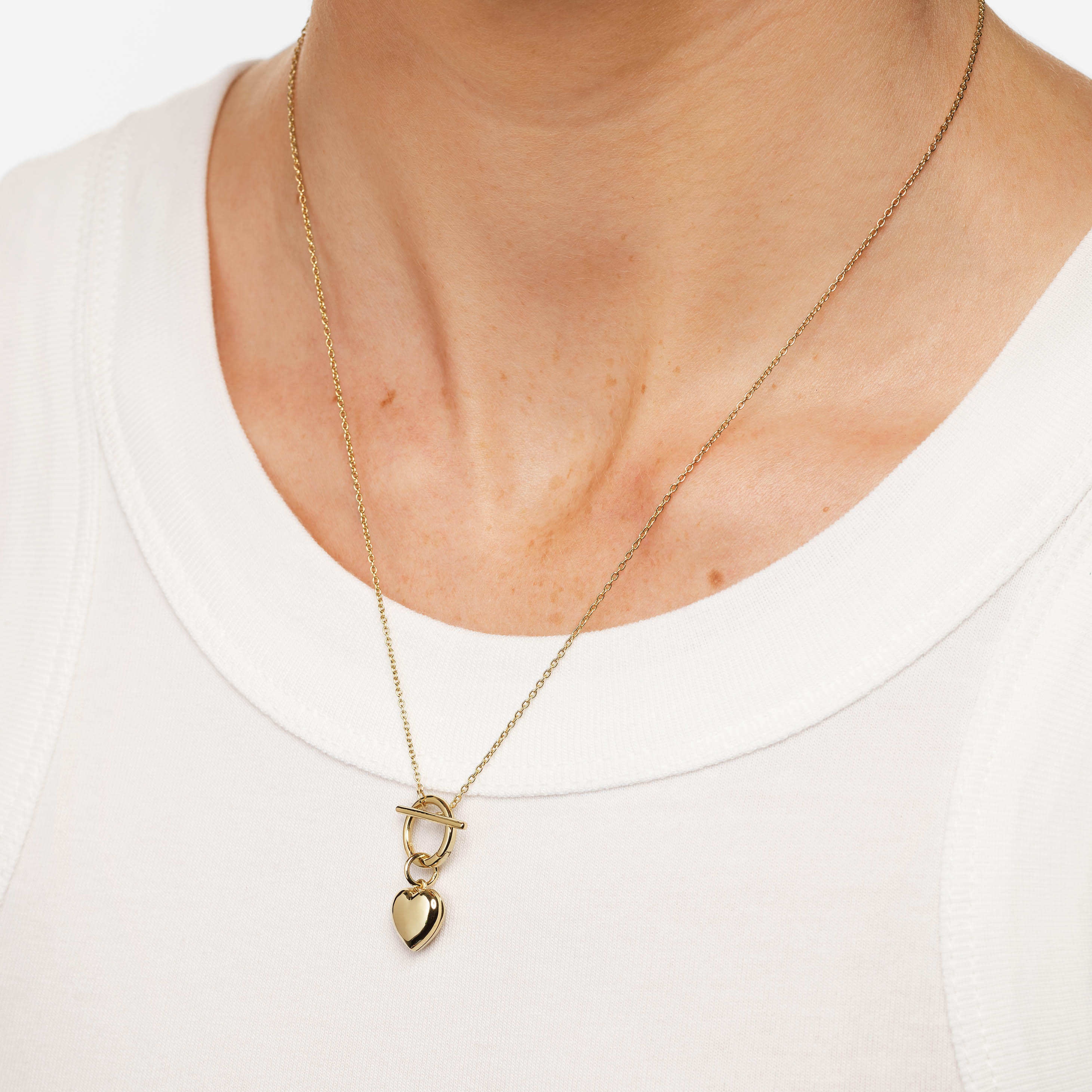 Personalized Engravable Heart Locket Necklace with Chain - Gold Plated Jewelry Gift for Women, Perfect for Valentine's Day, Anniversary & Mother's Day Gifts