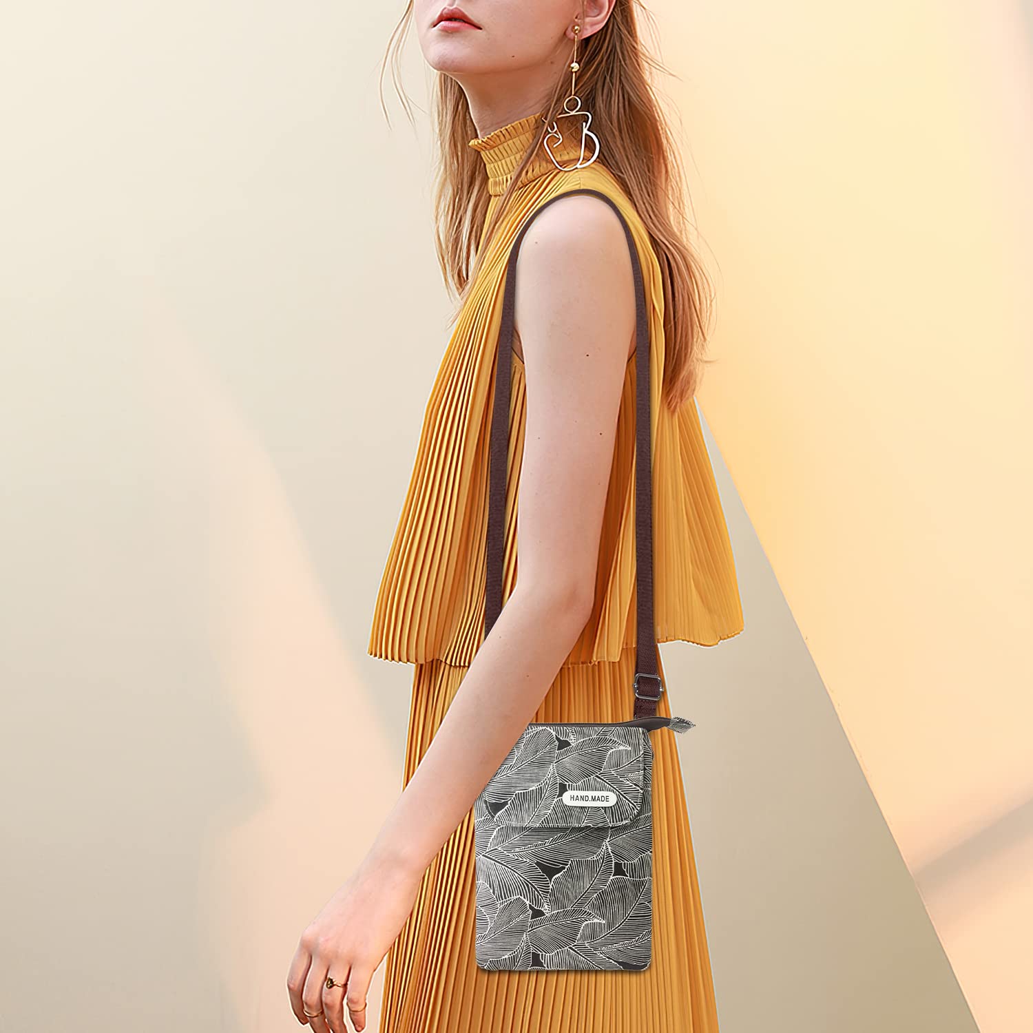 Stylish Leaf Pattern Canvas Crossbody Phone Purse - Lightweight Women's Wallet Bag for Everyday Use | Perfect for Shopping, Travel & Daily Essentials