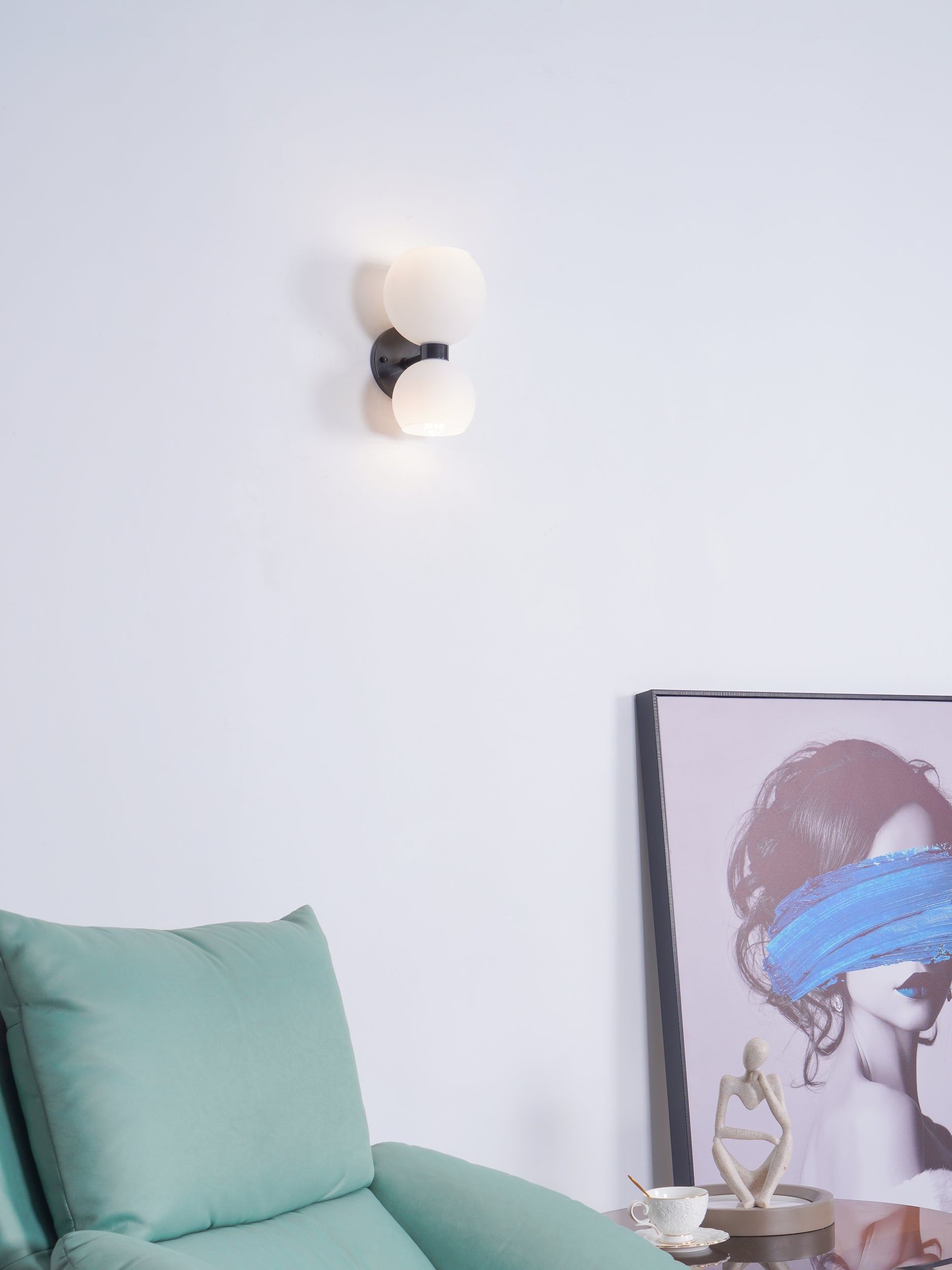 Stylish Betty's Wall Lamp - Modern LED Sconce Light for Bedroom, Living Room & Hallway - Energy Efficient Home Decor Lighting