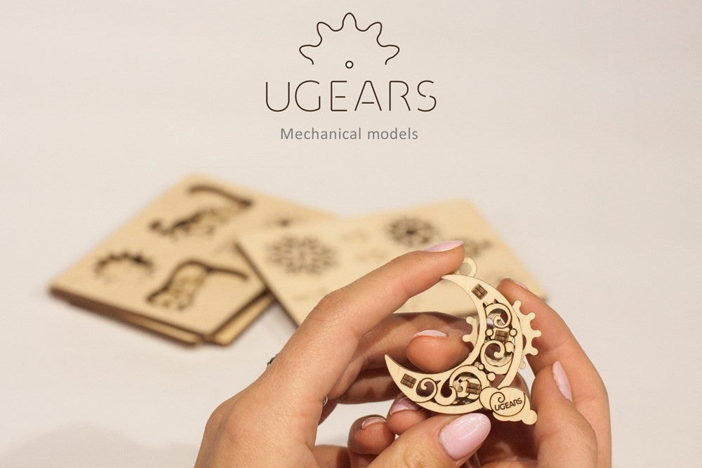 UGears U Fidget Gearsmas - 3D Wooden Puzzle Fidget Toy for Adults & Teens - Stress Relief Desk Toy for Office, Home & Classroom - STEM Educational Building Kit for Hands-on Learning